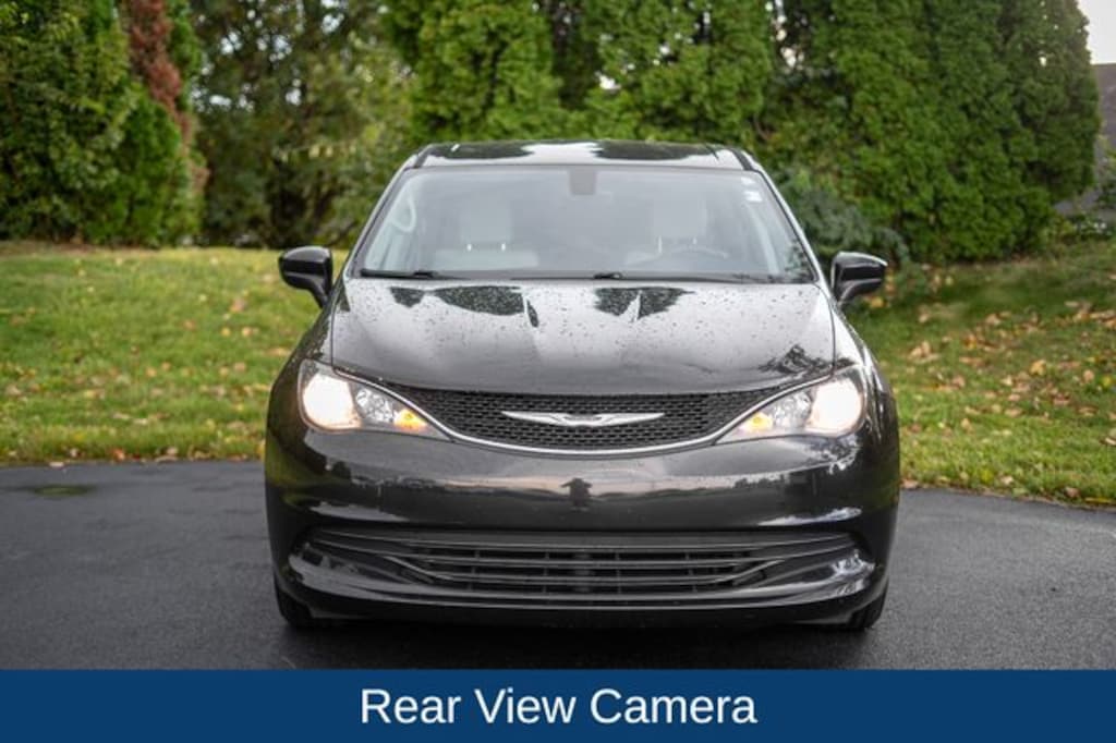 Used 2017 Chrysler Pacifica Touring Van