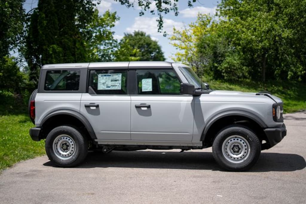 New 2026 Ford Bronco Base SUV