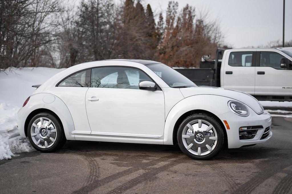 Used 2019 Volkswagen Beetle 2.0T SE Hatchback