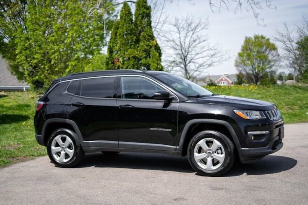 Used 2018 Jeep Compass Latitude 4x4 SUV