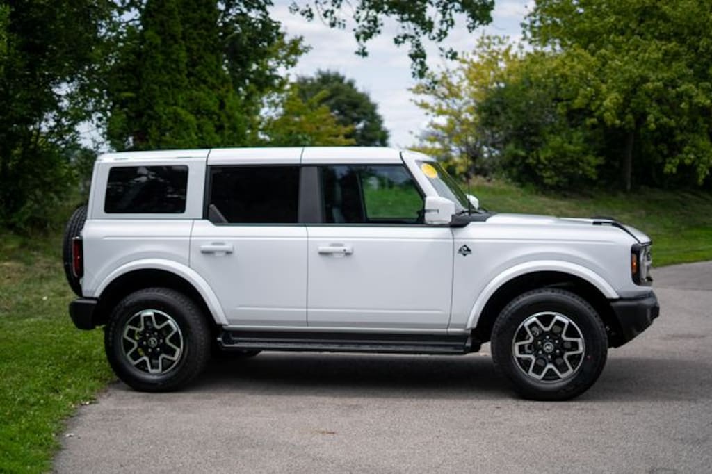 New 2025 Ford Bronco Outer Banks SUV