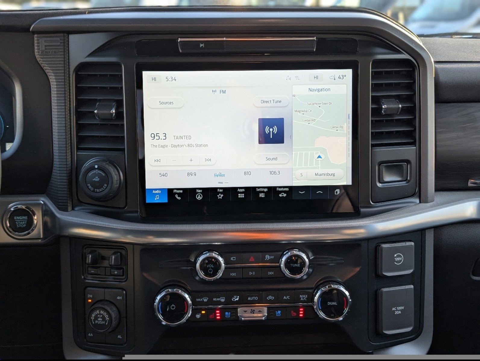 2025 Ford F-150 Lariat - Photo 13