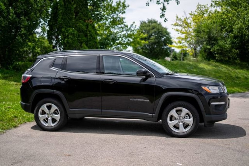 Used 2018 Jeep Compass Latitude 4x4 SUV