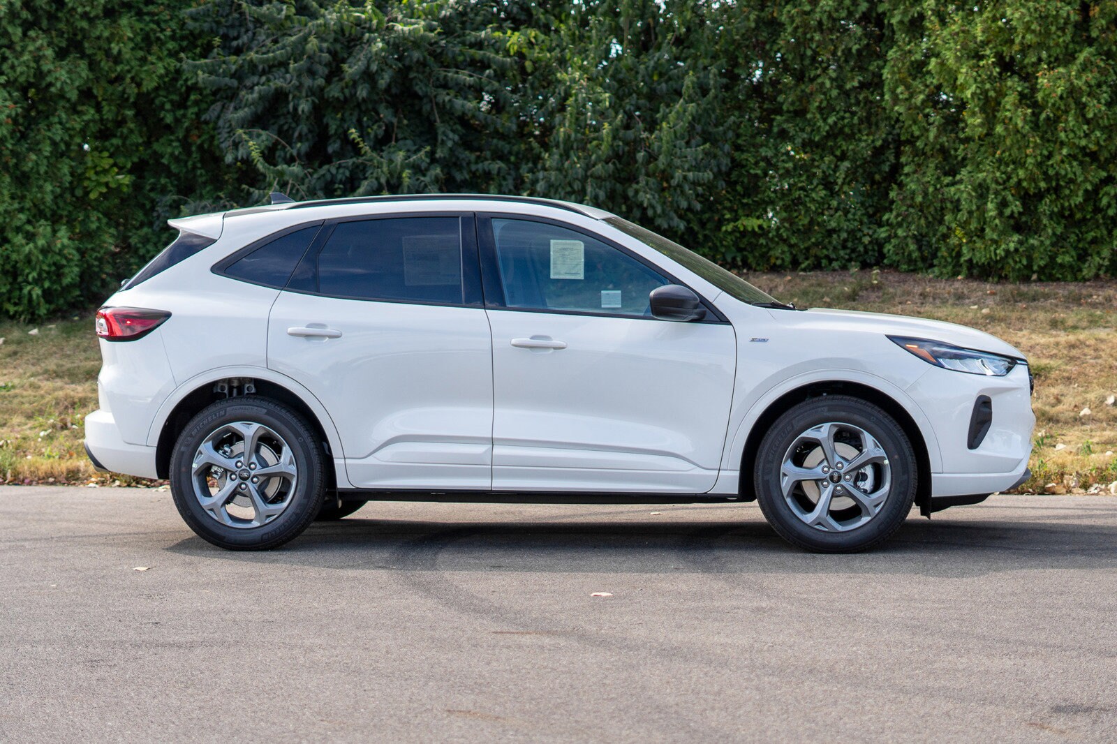 2024 Ford Escape ST-Line photo 4