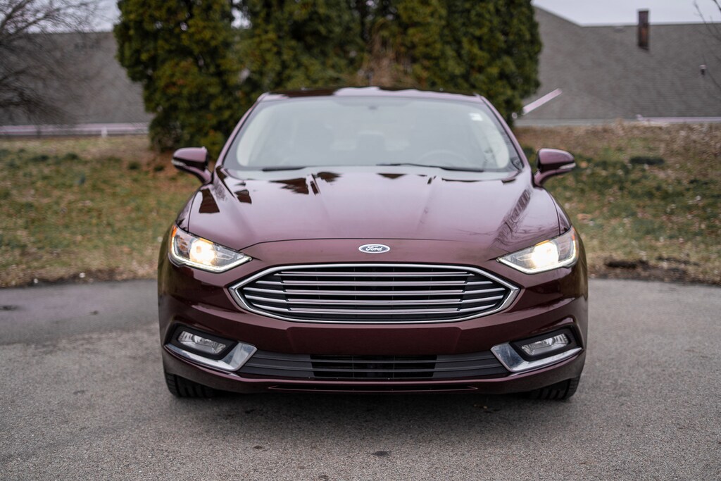 Used 2017 Ford Fusion SE Sedan