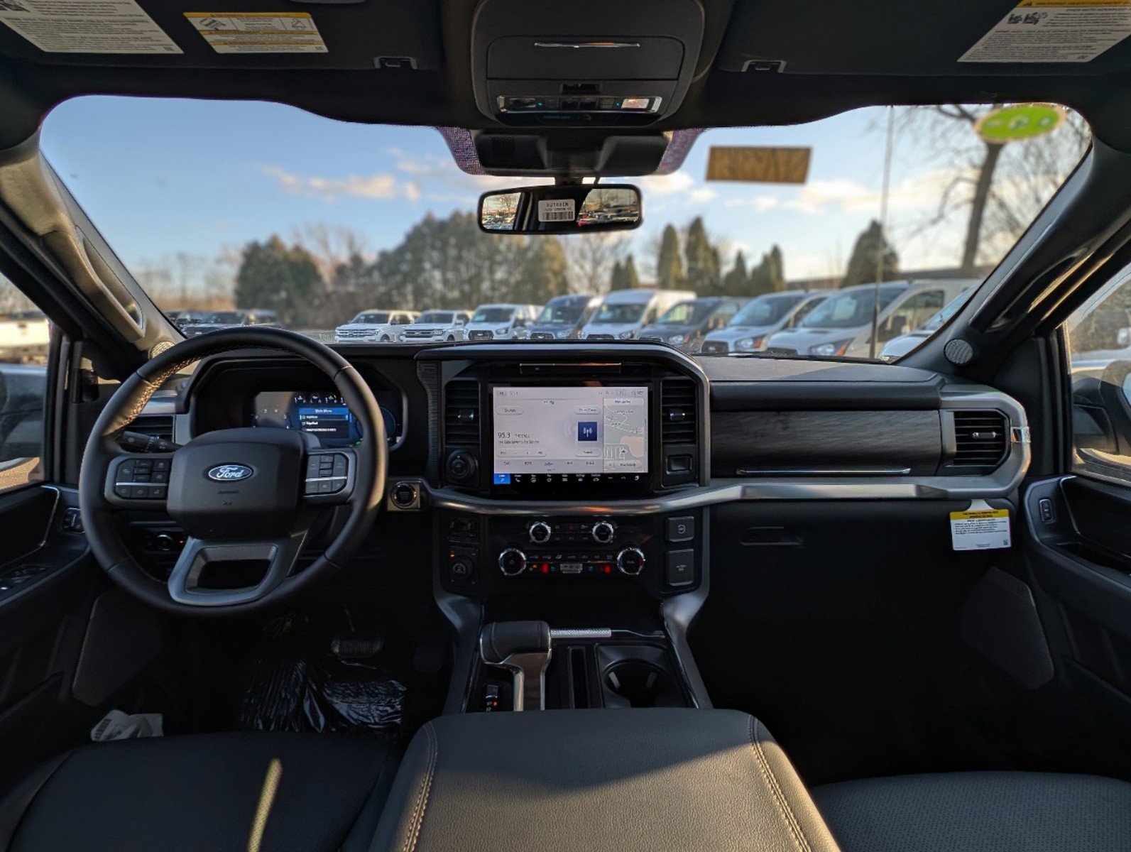 2025 Ford F-150 Lariat - Photo 11