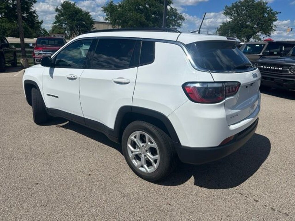 Used 2024 Jeep Compass Latitude SUV