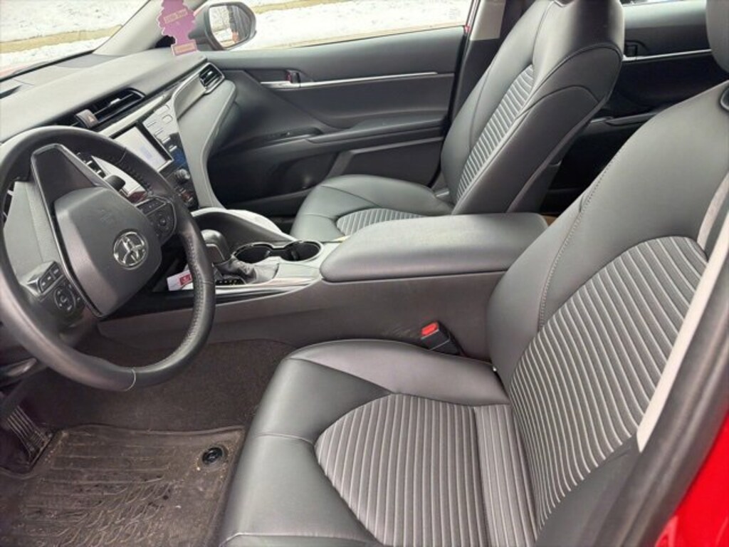 Used 2019 Toyota Camry SE Sedan