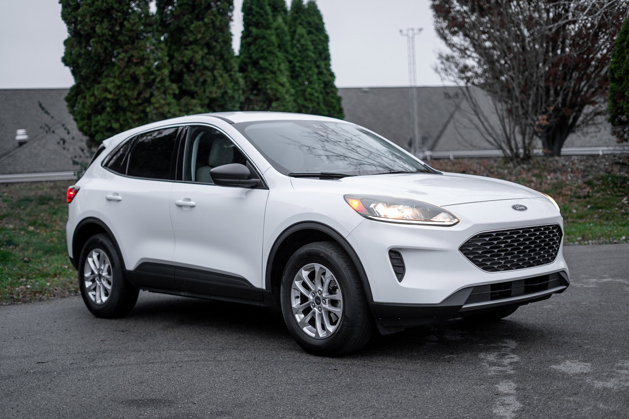 2022 Ford Escape SE photo 3
