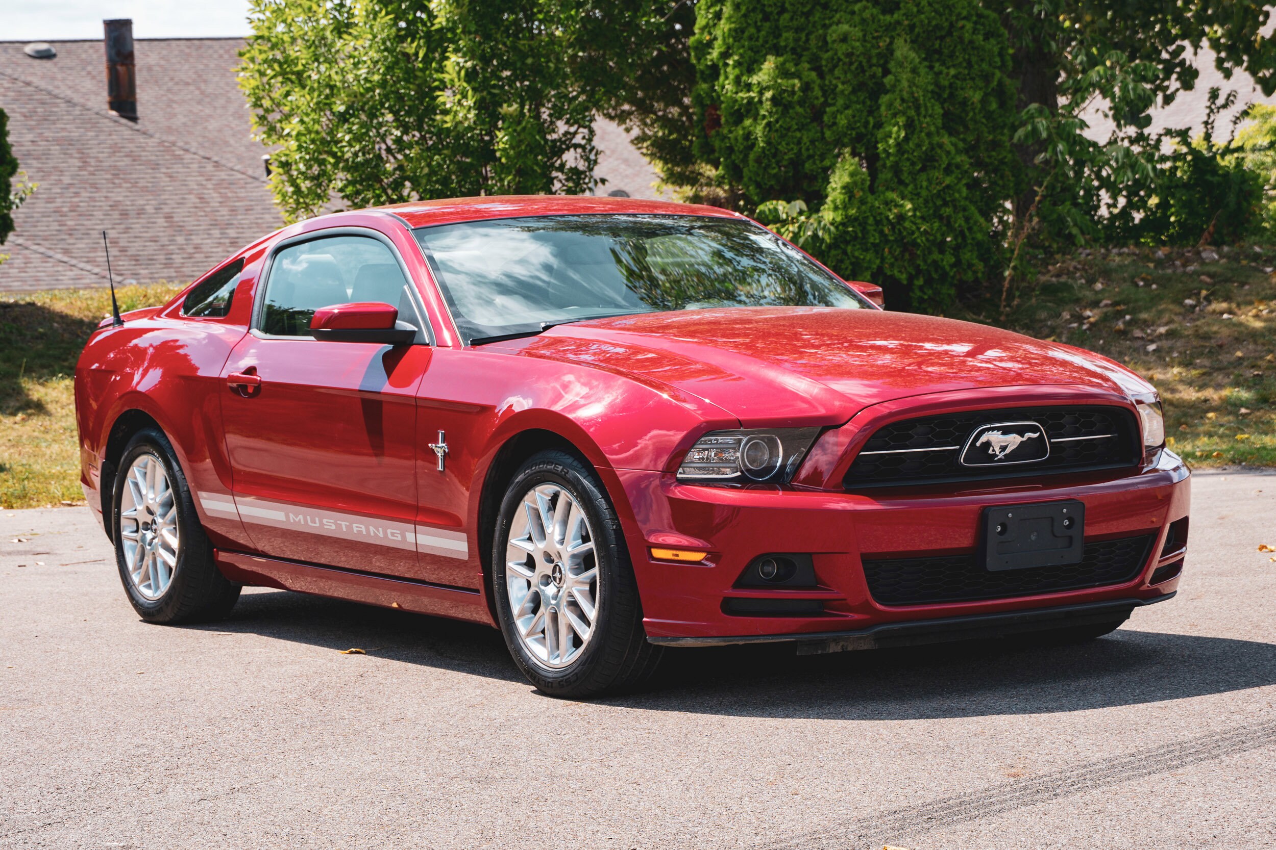2013 Ford Mustang V6 Premium photo 3