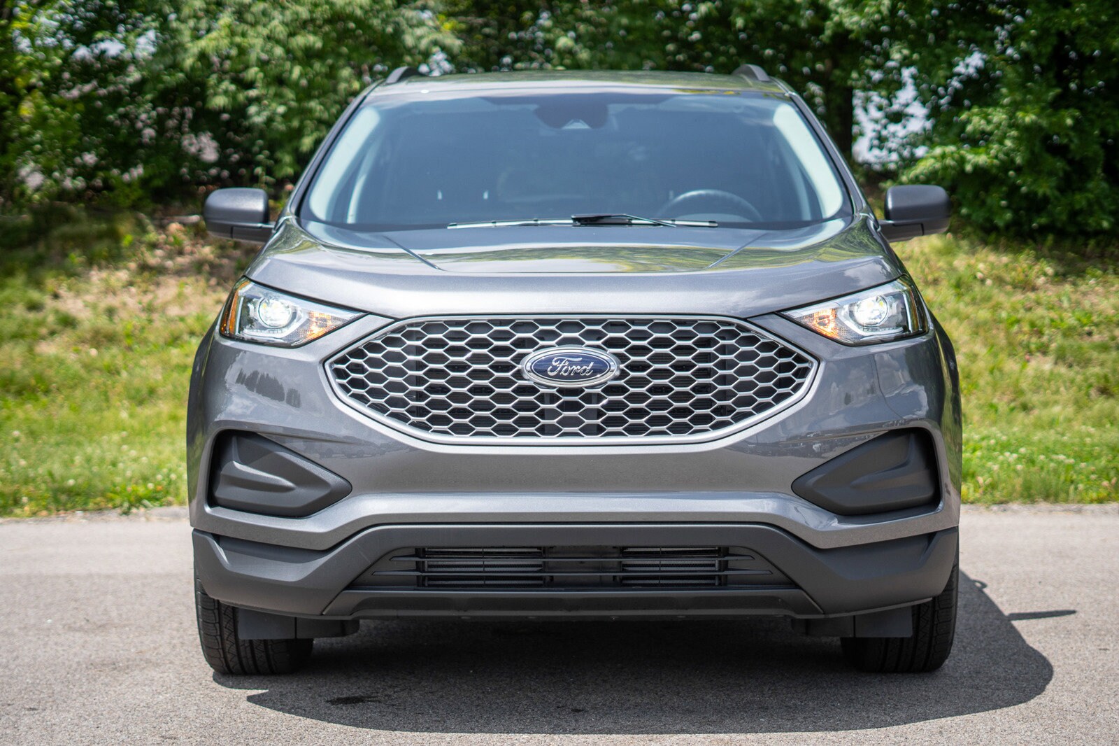 2024 Ford Edge SE photo 2