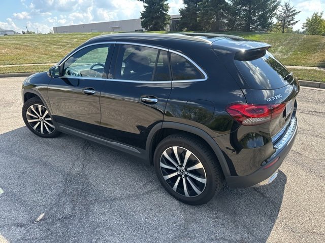 2021 Mercedes Benz GLA 250 4MATIC photo 3