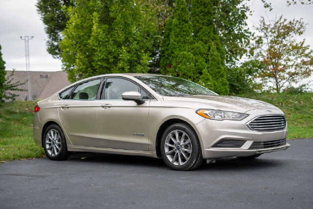 Used 2017 Ford Fusion Hybrid SE Sedan
