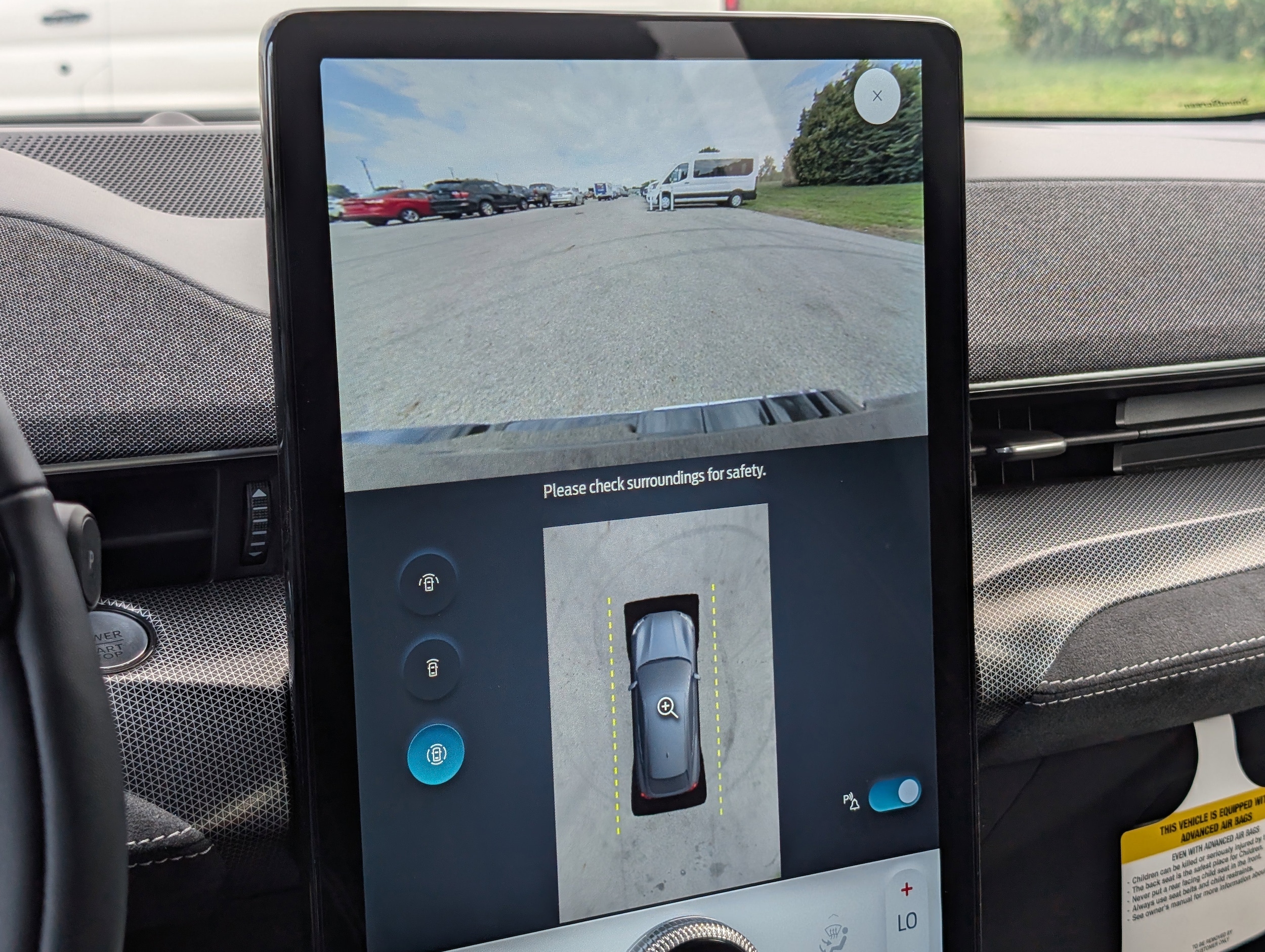 2025 Ford Mustang Mach-E GT - Photo 17