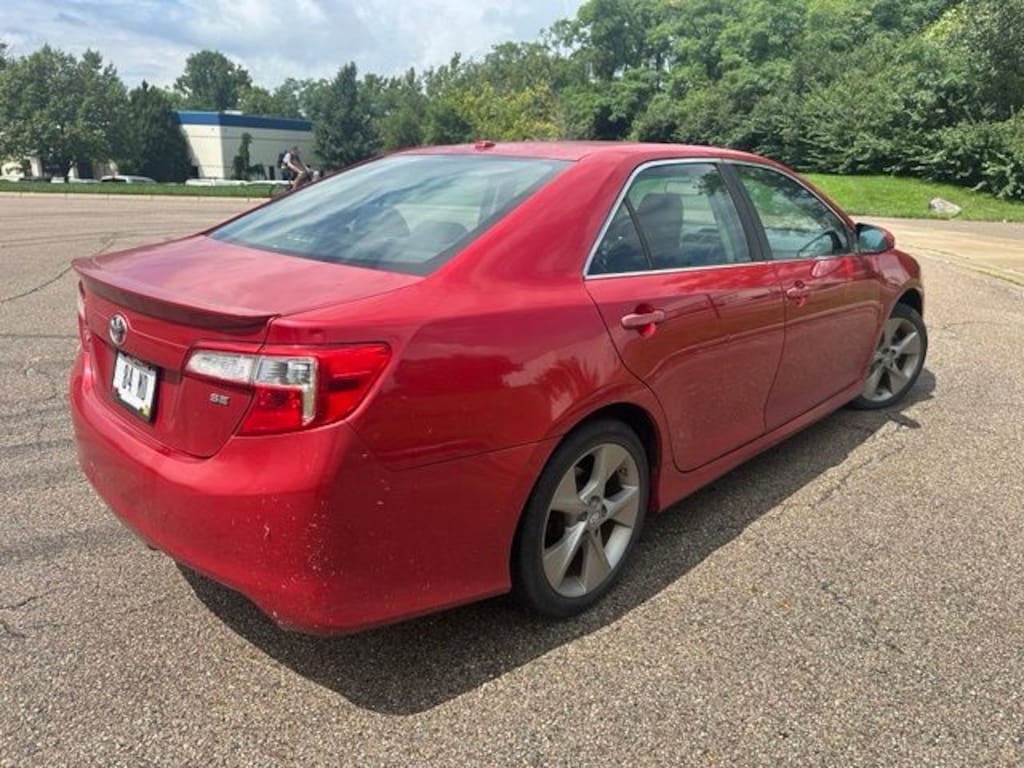 Used 2013 Toyota Camry SE V6 Sedan