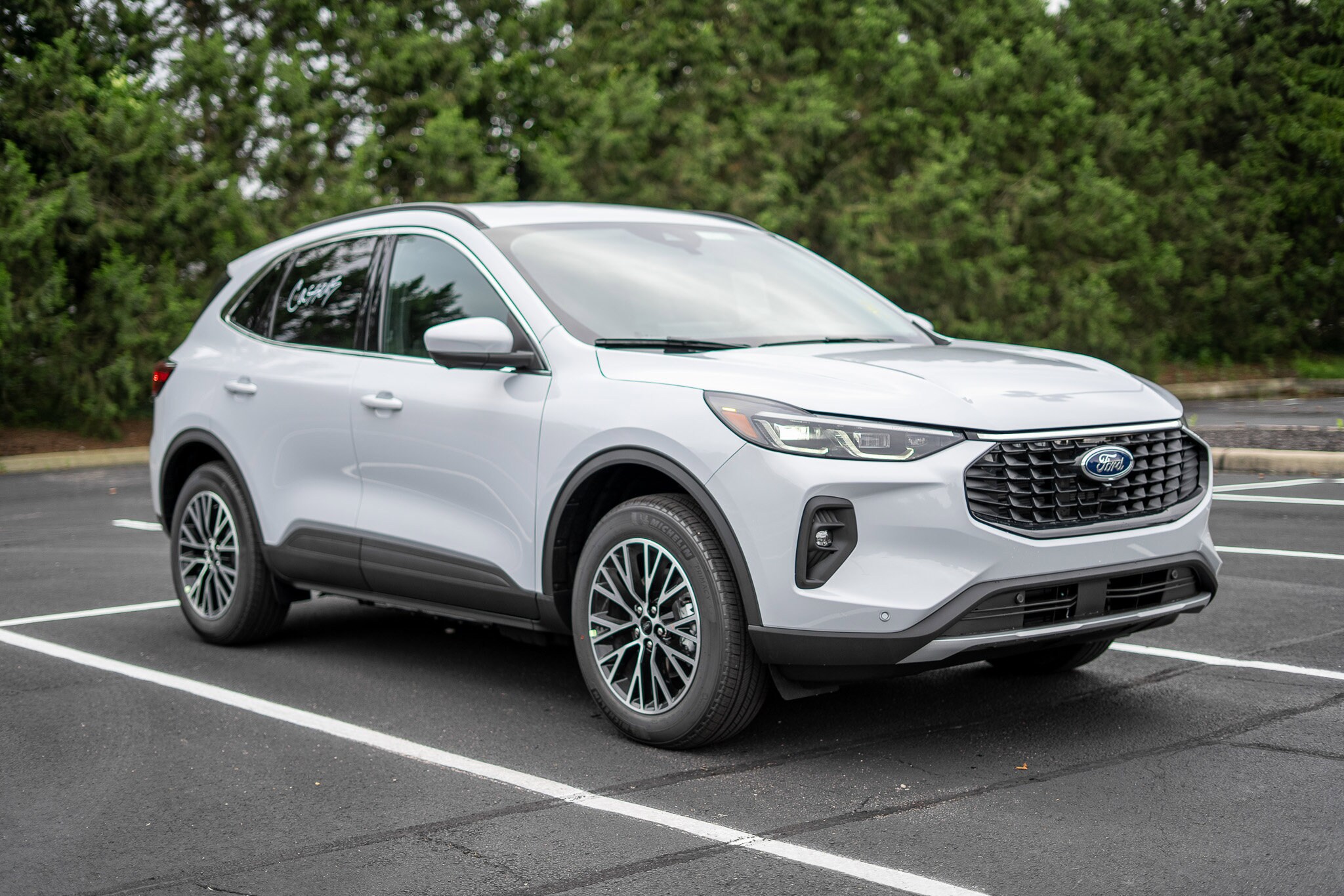 2025 Ford Escape photo 3