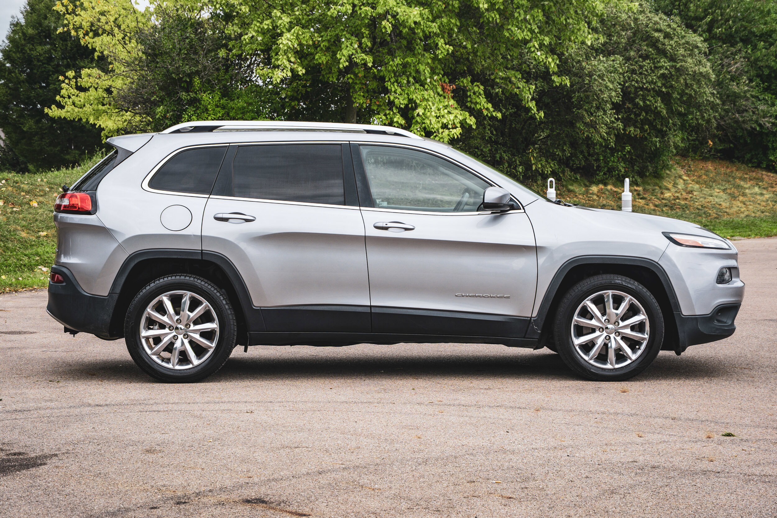 2016 Jeep Cherokee Limited photo 2