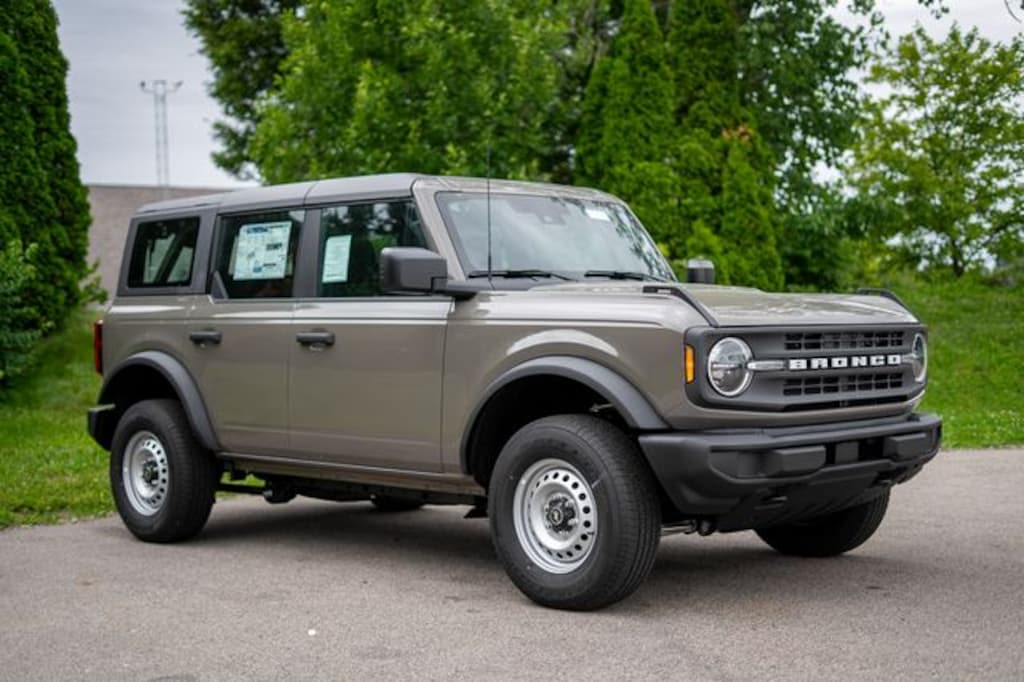 New 2026 Ford Bronco Base SUV