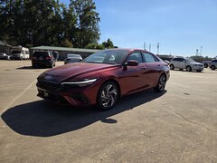 2025 Hyundai Elantra SEL Convenience Car