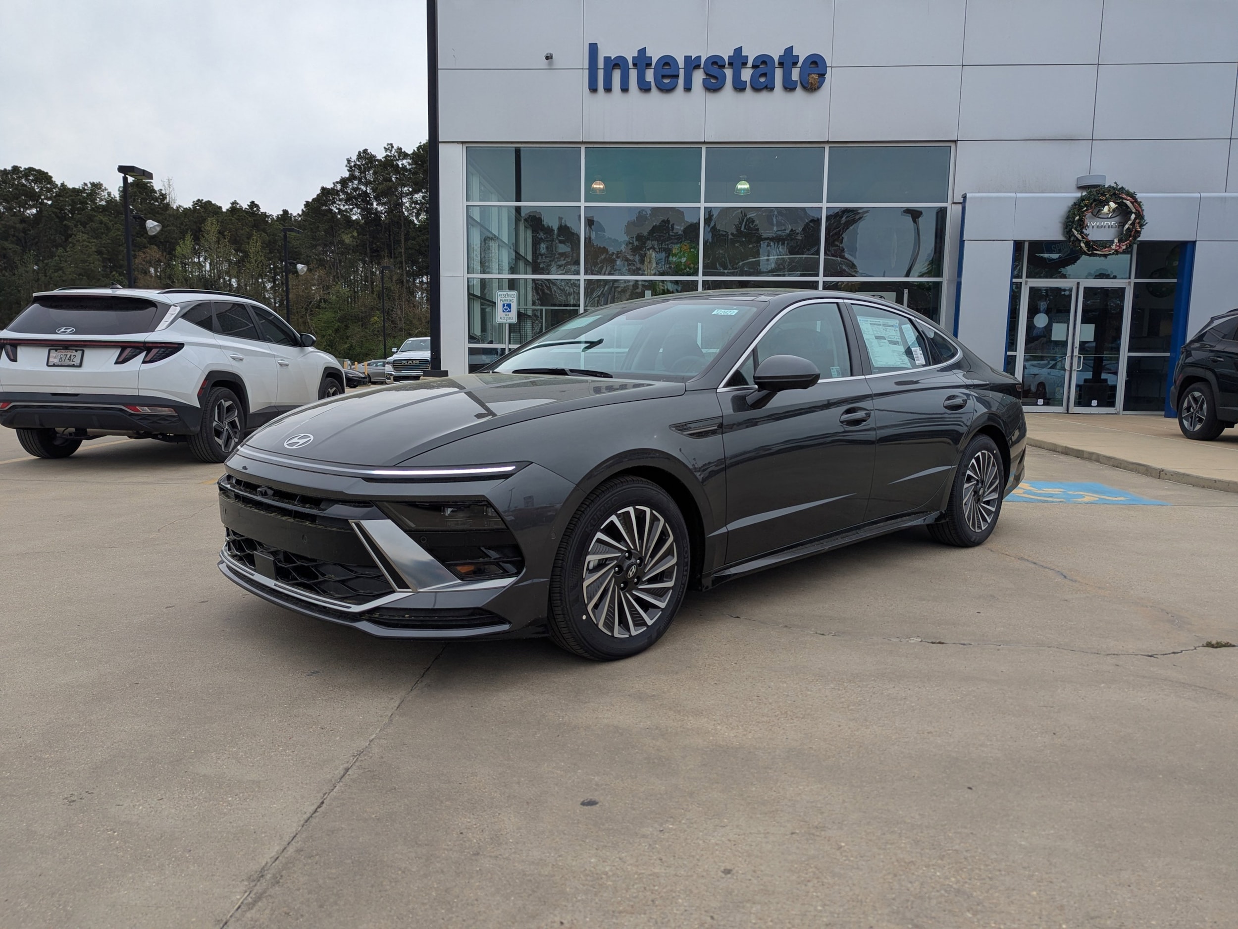 2025 Hyundai Sonata Hybrid Sedan 