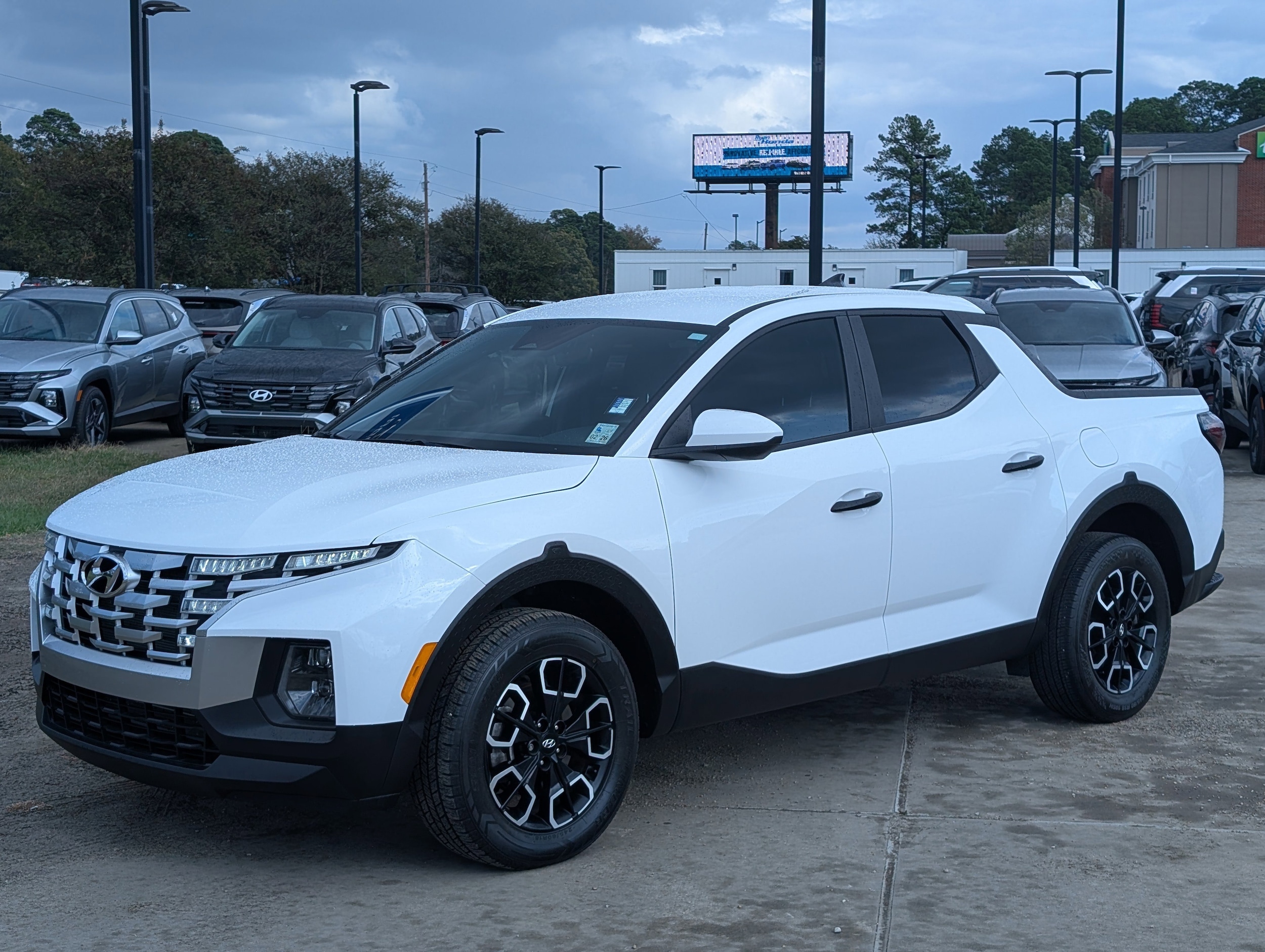 2024 Hyundai Santa Cruz SE's photo