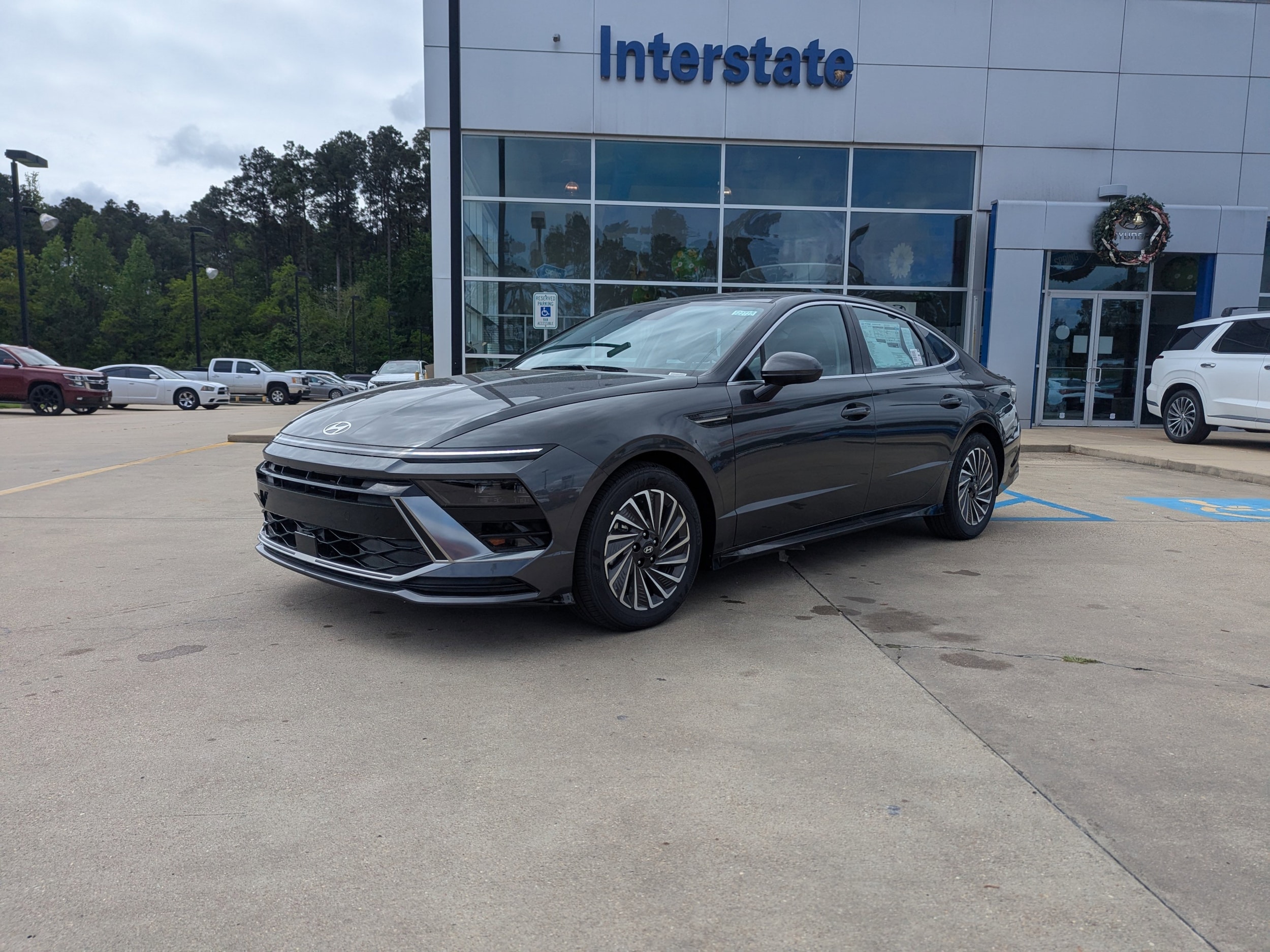 2025 Hyundai Sonata Hybrid Sedan 