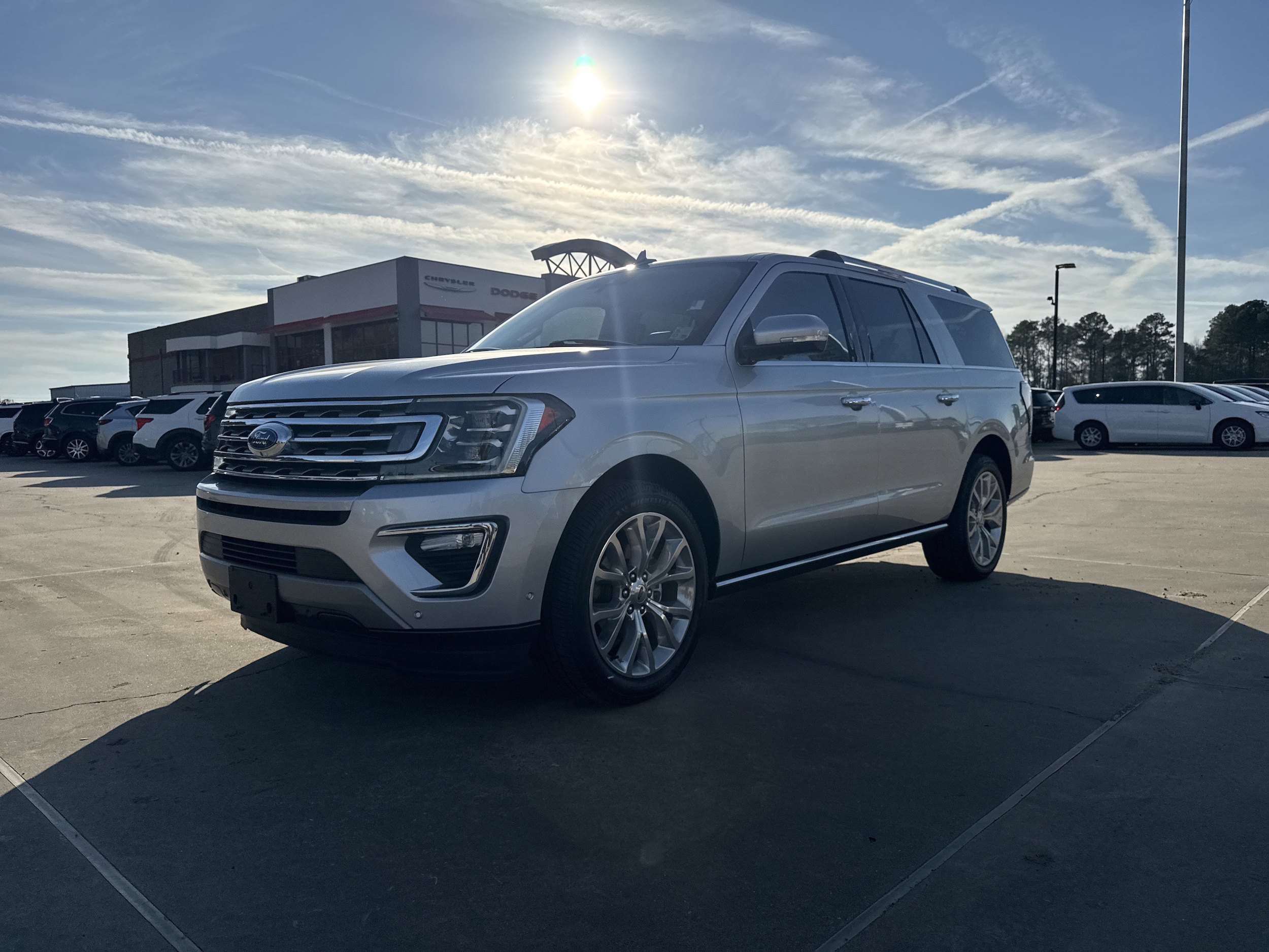 2019 Ford Expedition Limited's photo