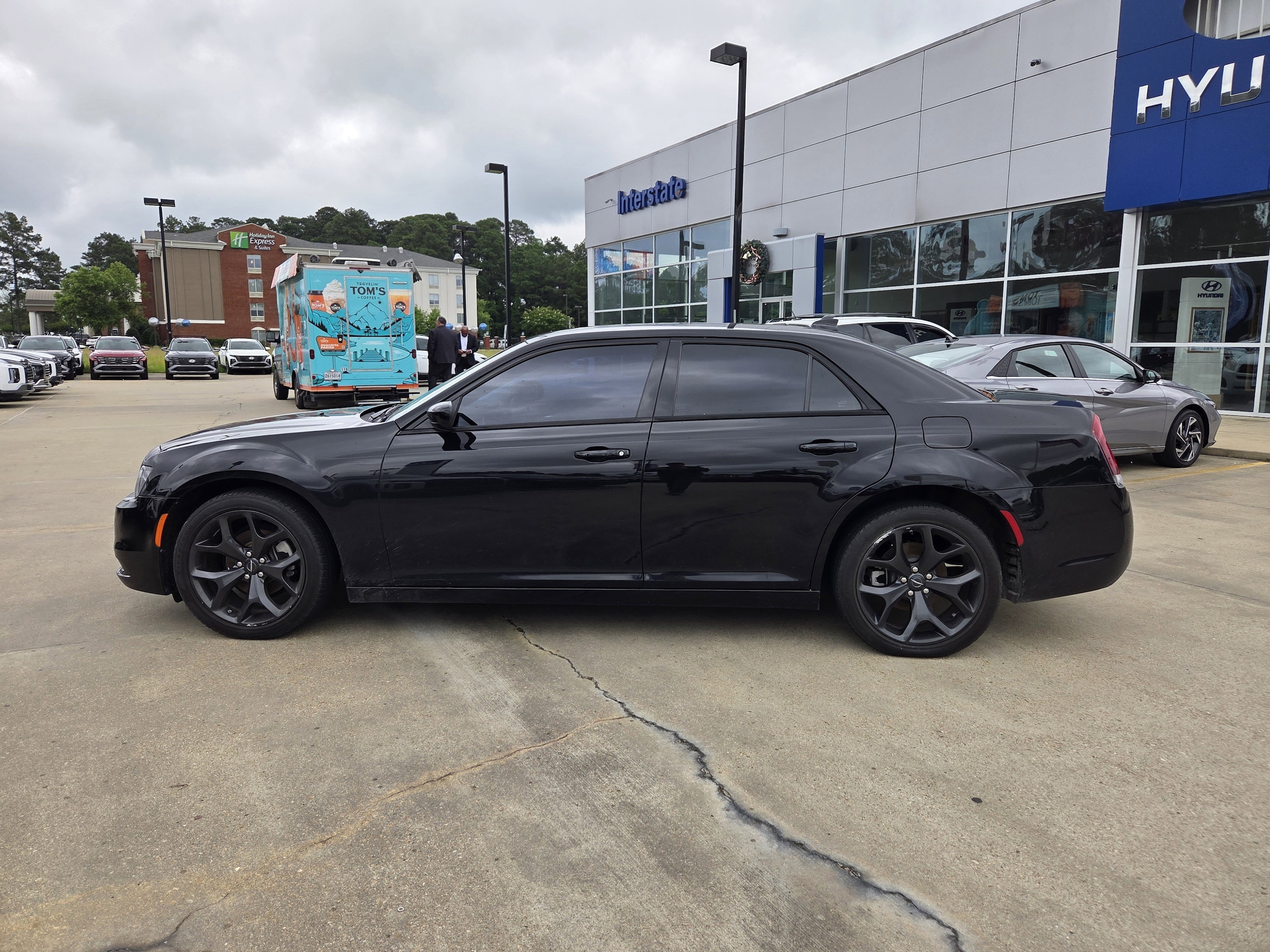 Used 2023 Chrysler 300 Touring with VIN 2C3CCAAG5PH577462 for sale in West Monroe, LA