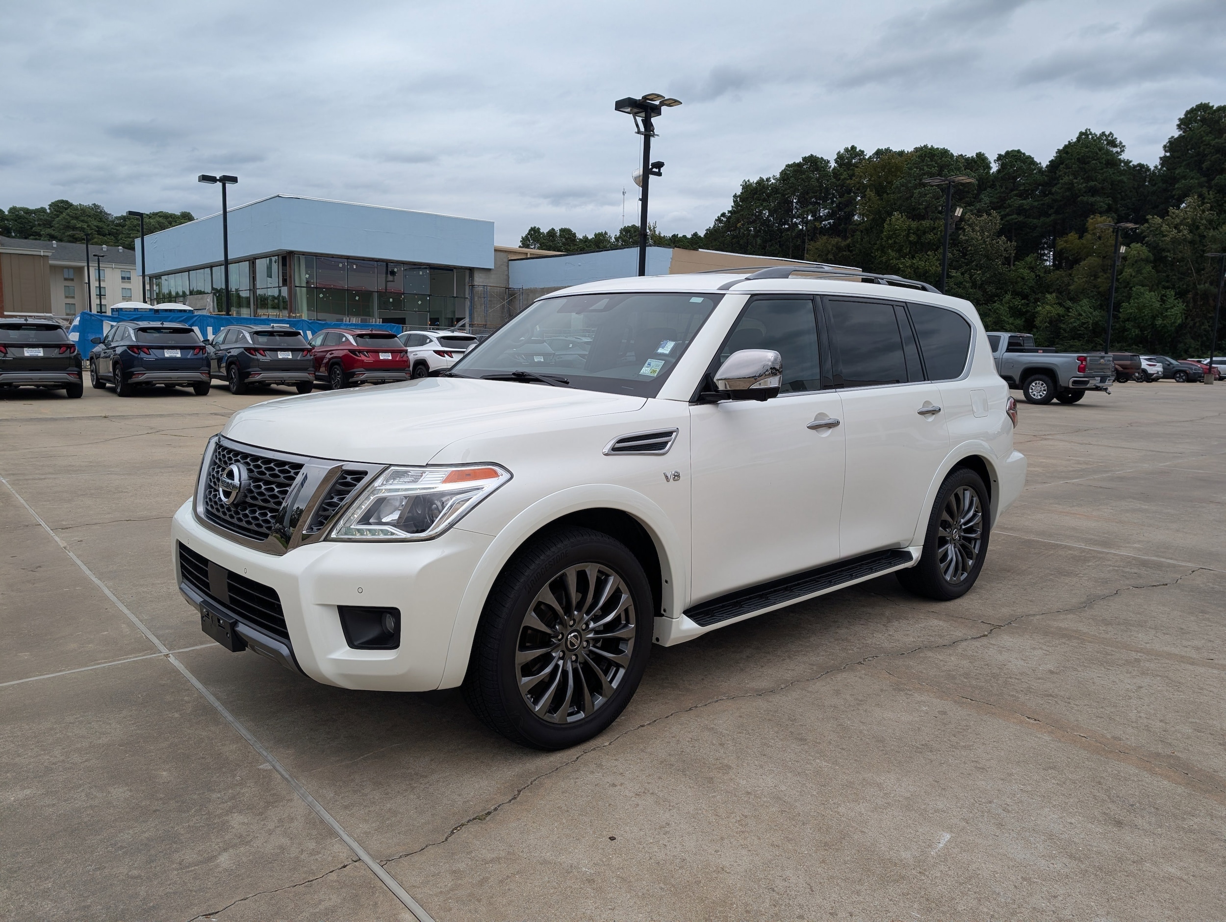2020 Nissan Armada Platinum's photo