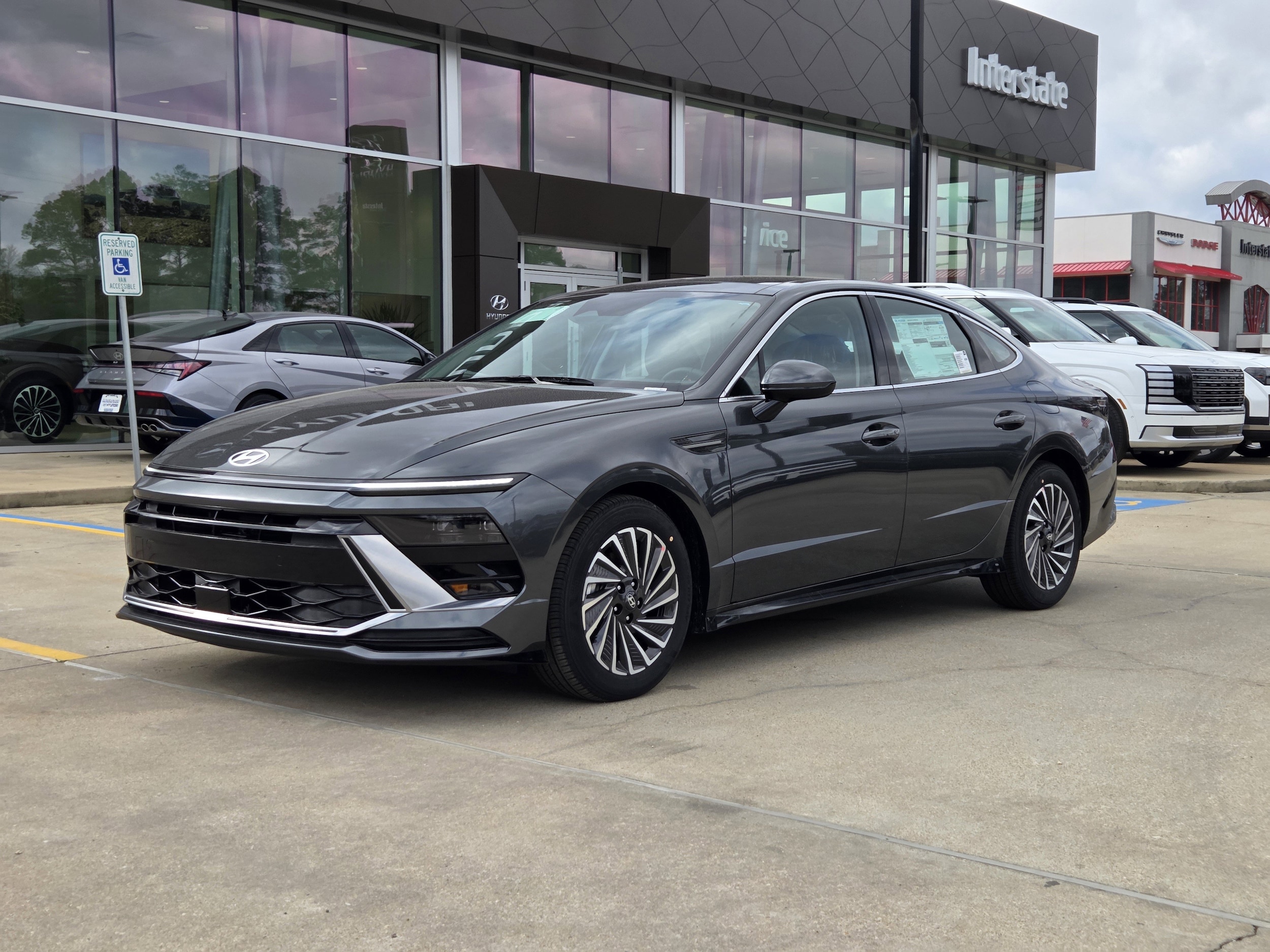 2026 Hyundai Sonata Hybrid SEL's photo