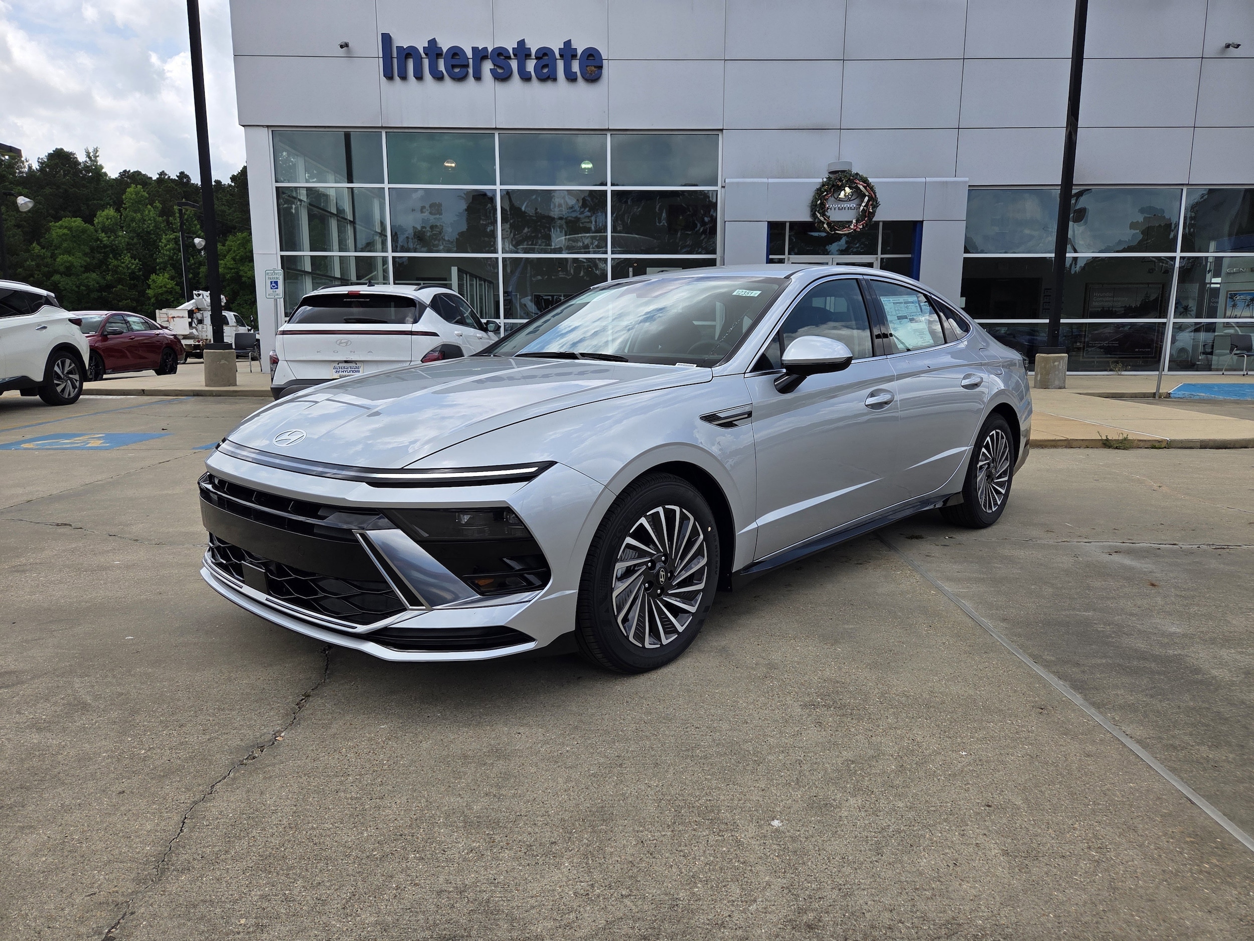 2025 Hyundai Sonata Hybrid SEL's photo