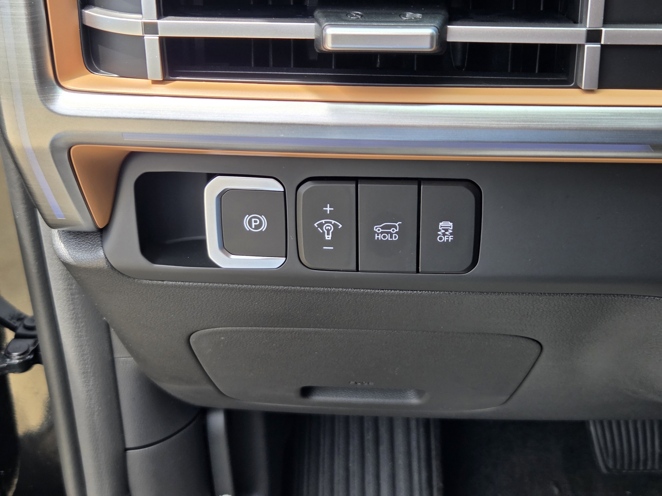 2026 Hyundai Santa Fe Limited - Photo 25