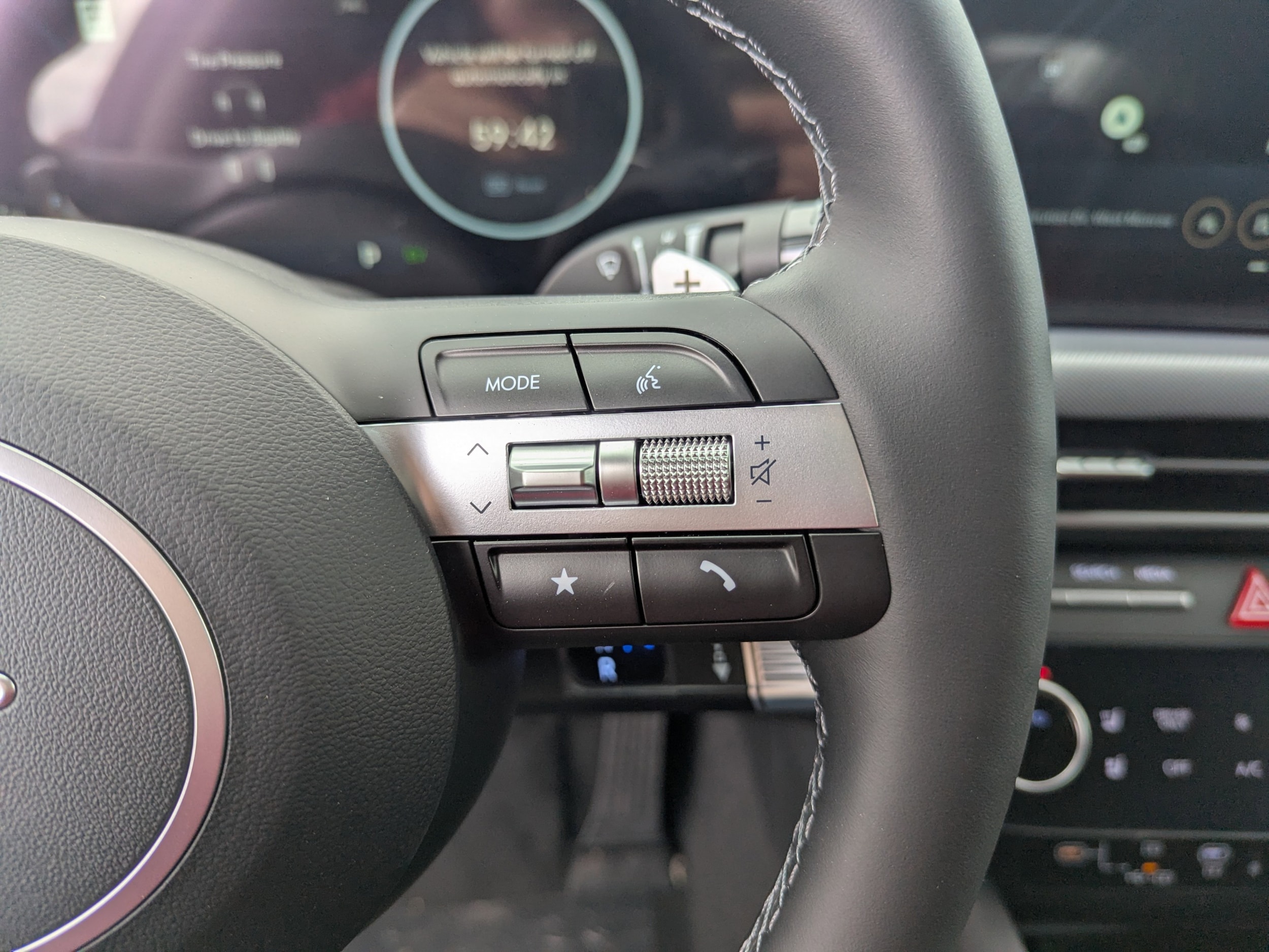 2025 Hyundai Sonata Hybrid Limited - Photo 25