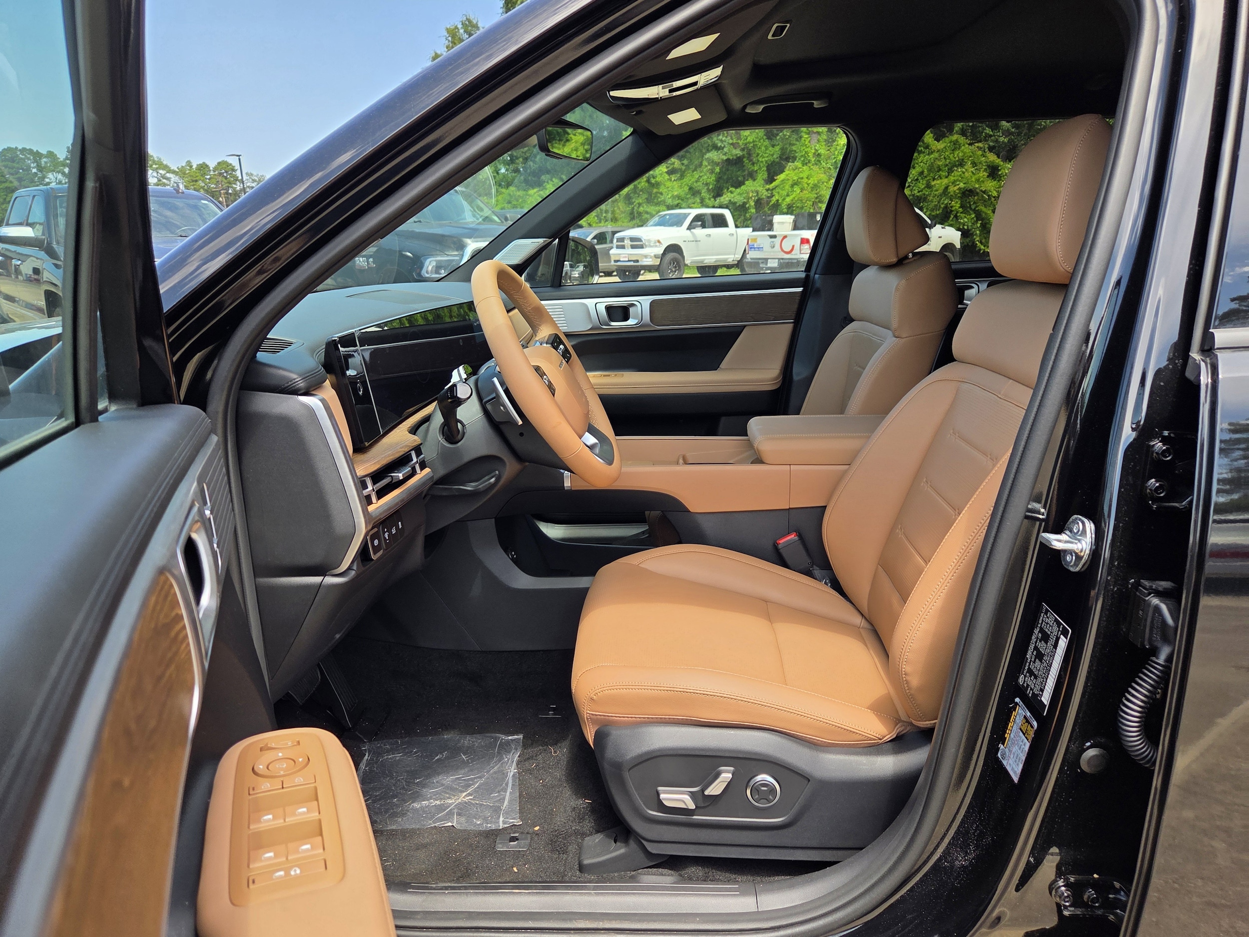 2026 Hyundai Santa Fe Limited - Photo 14