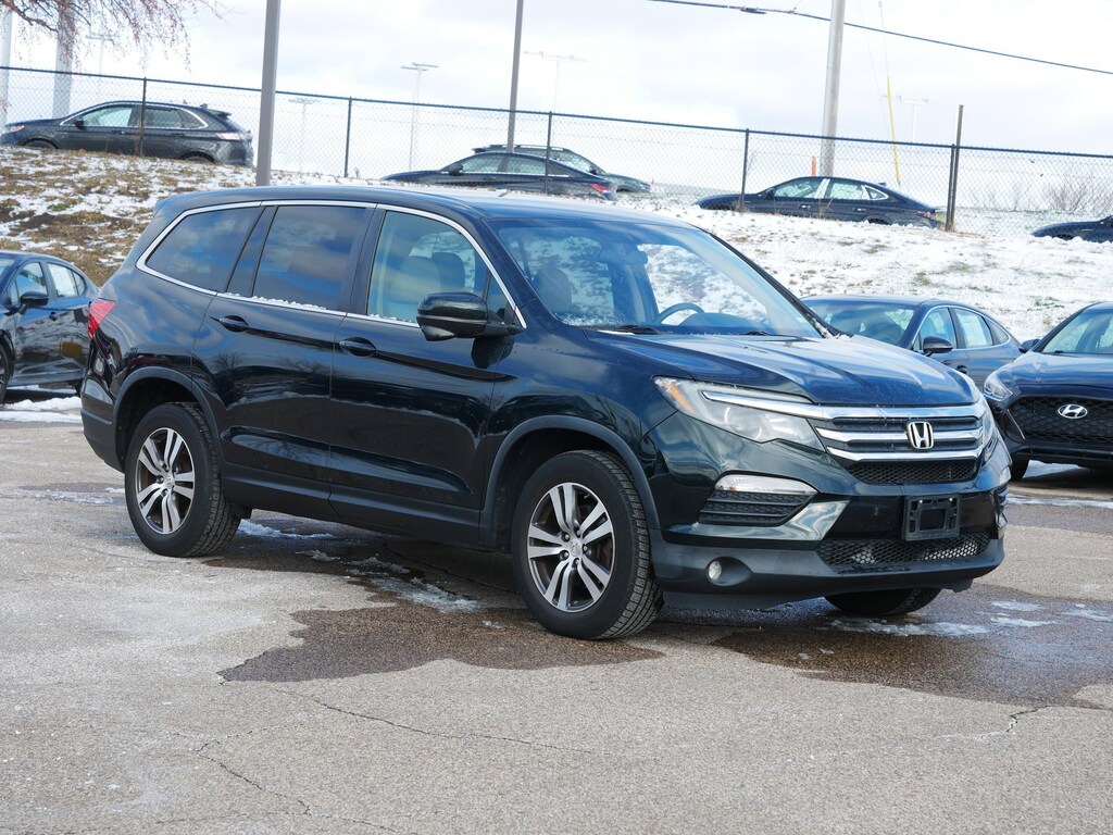 Used 2017 Honda Pilot EX AWD SUV