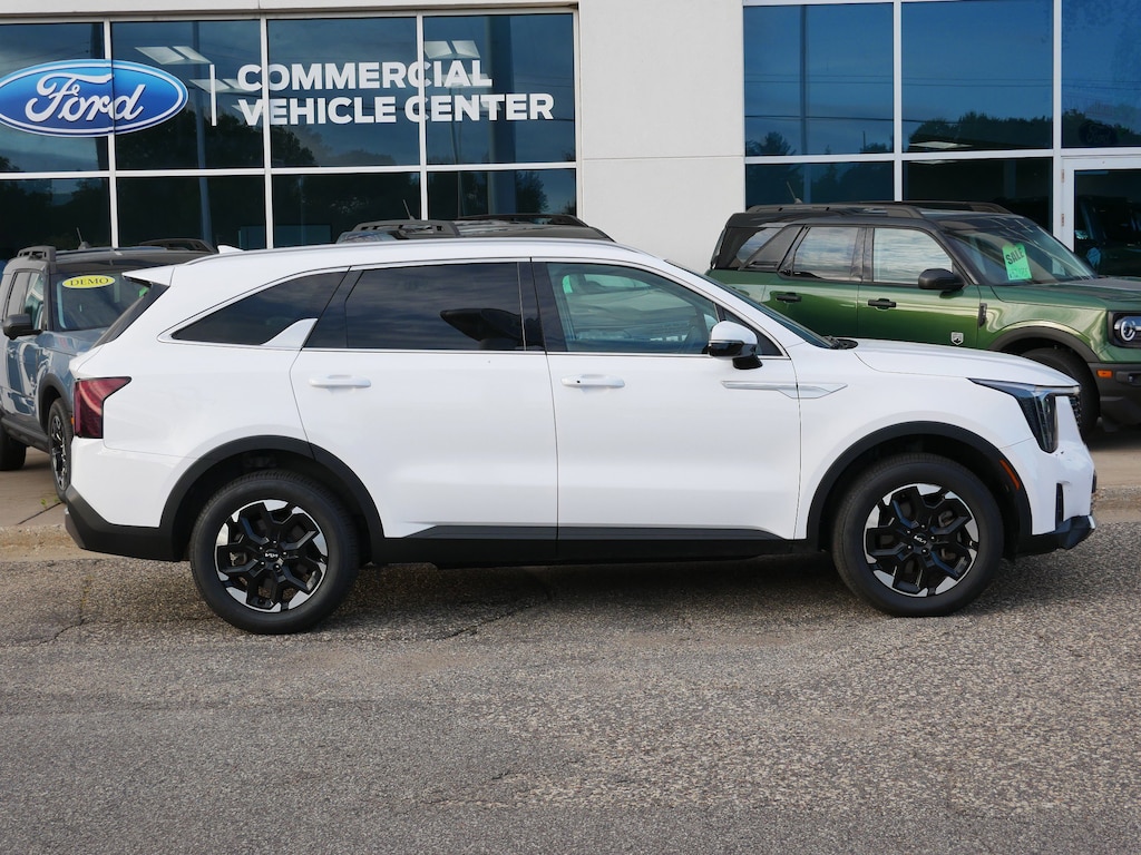Used 2024 Kia Sorento S SUV