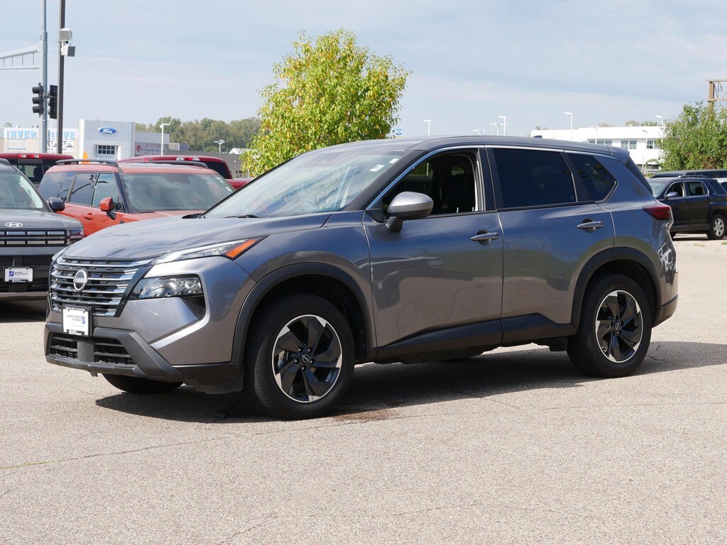 Used 2024 Nissan Rogue SV SUV