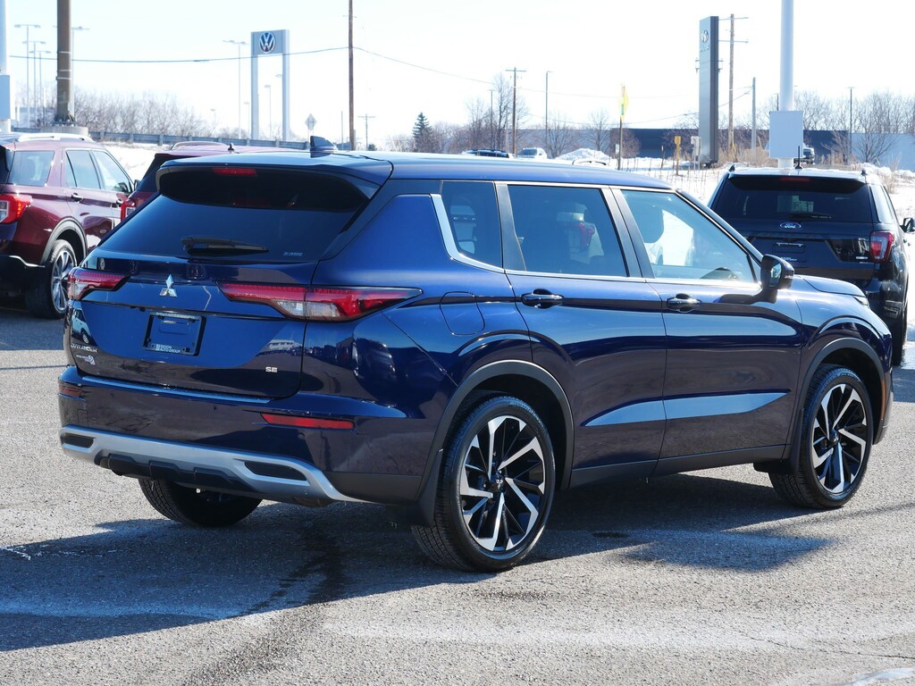 Used 2024 Mitsubishi Outlander SE SUV