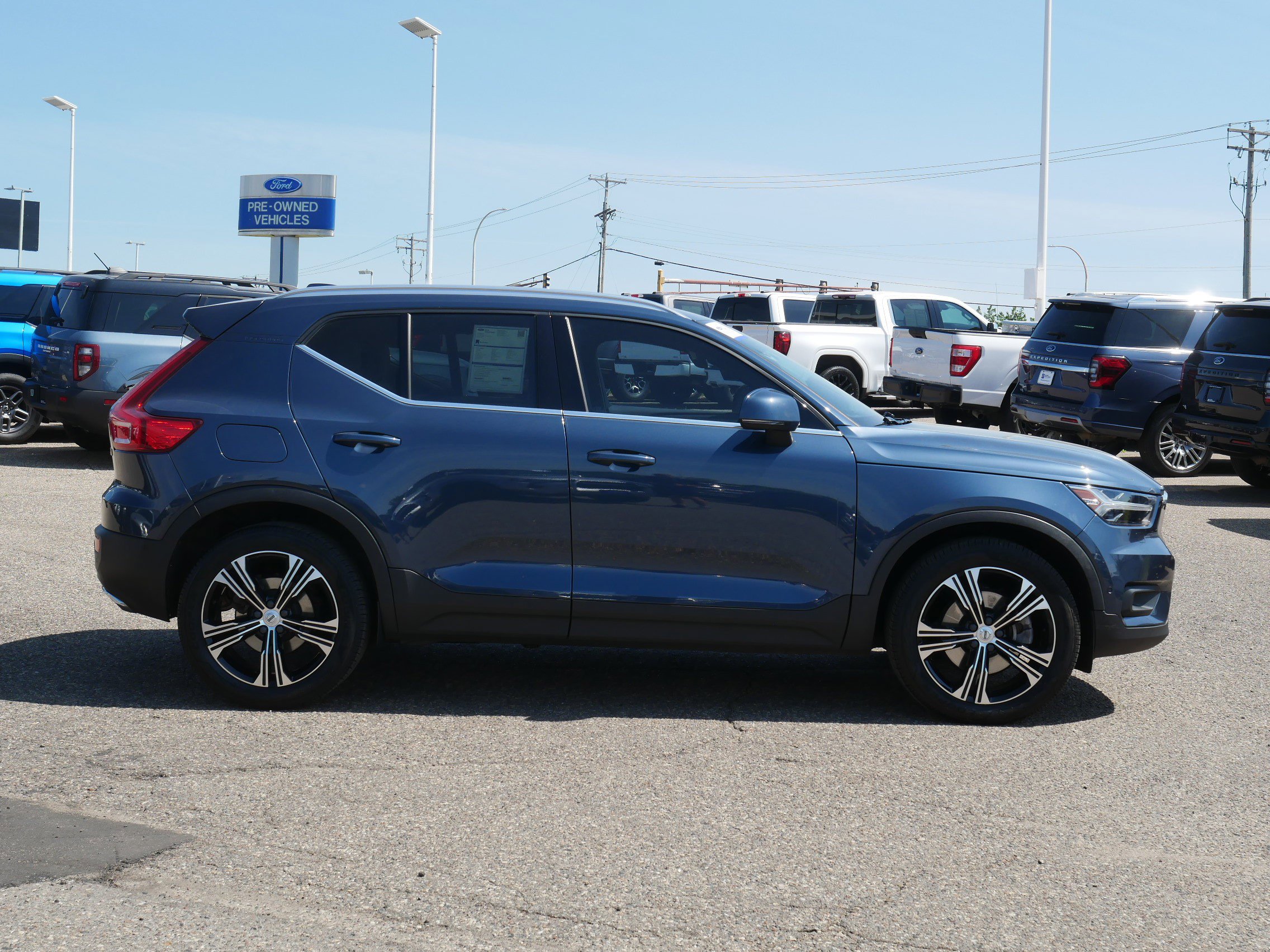 Used 2019 Volvo XC40 Inscription with VIN YV4162UL7K2057884 for sale in Inver Grove Heights, Minnesota