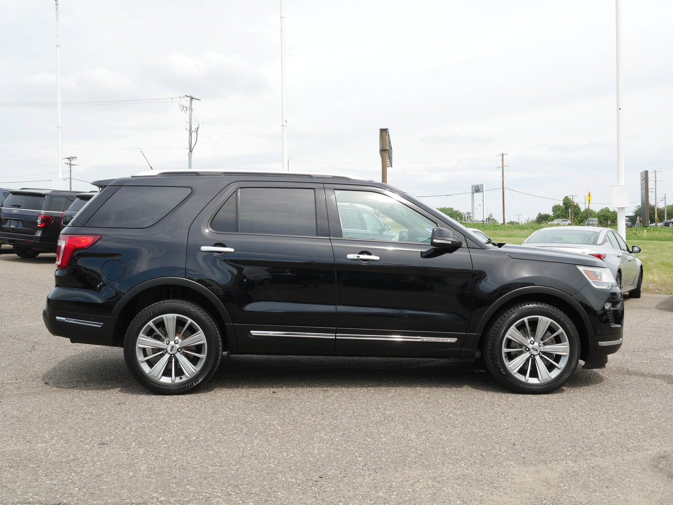 Used 2018 Ford Explorer Limited with VIN 1FM5K8F82JGB65533 for sale in Inver Grove Heights, Minnesota