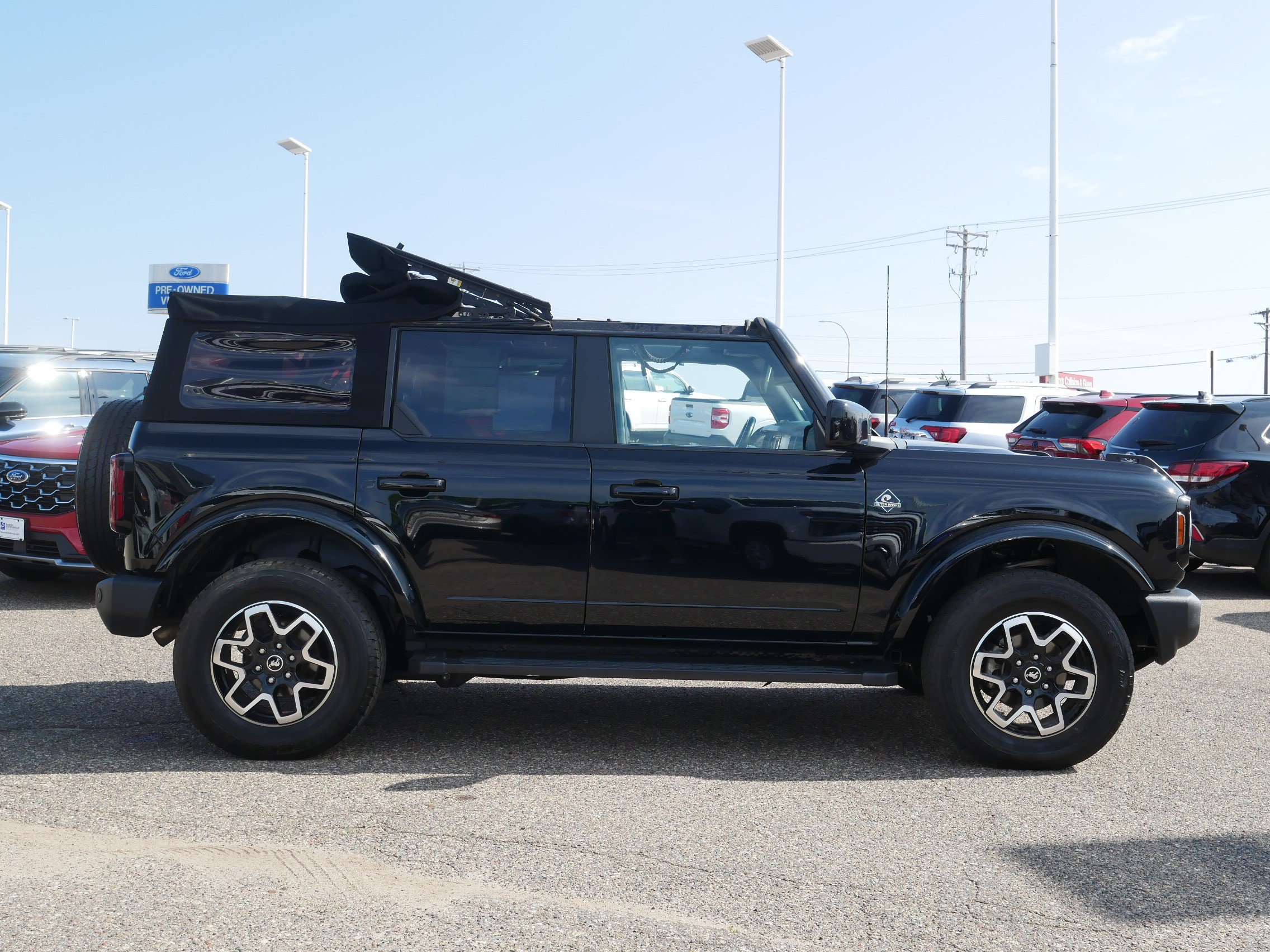 Used 2022 Ford Bronco 4-Door Outer Banks with VIN 1FMDE5BH3NLA75537 for sale in Inver Grove Heights, Minnesota