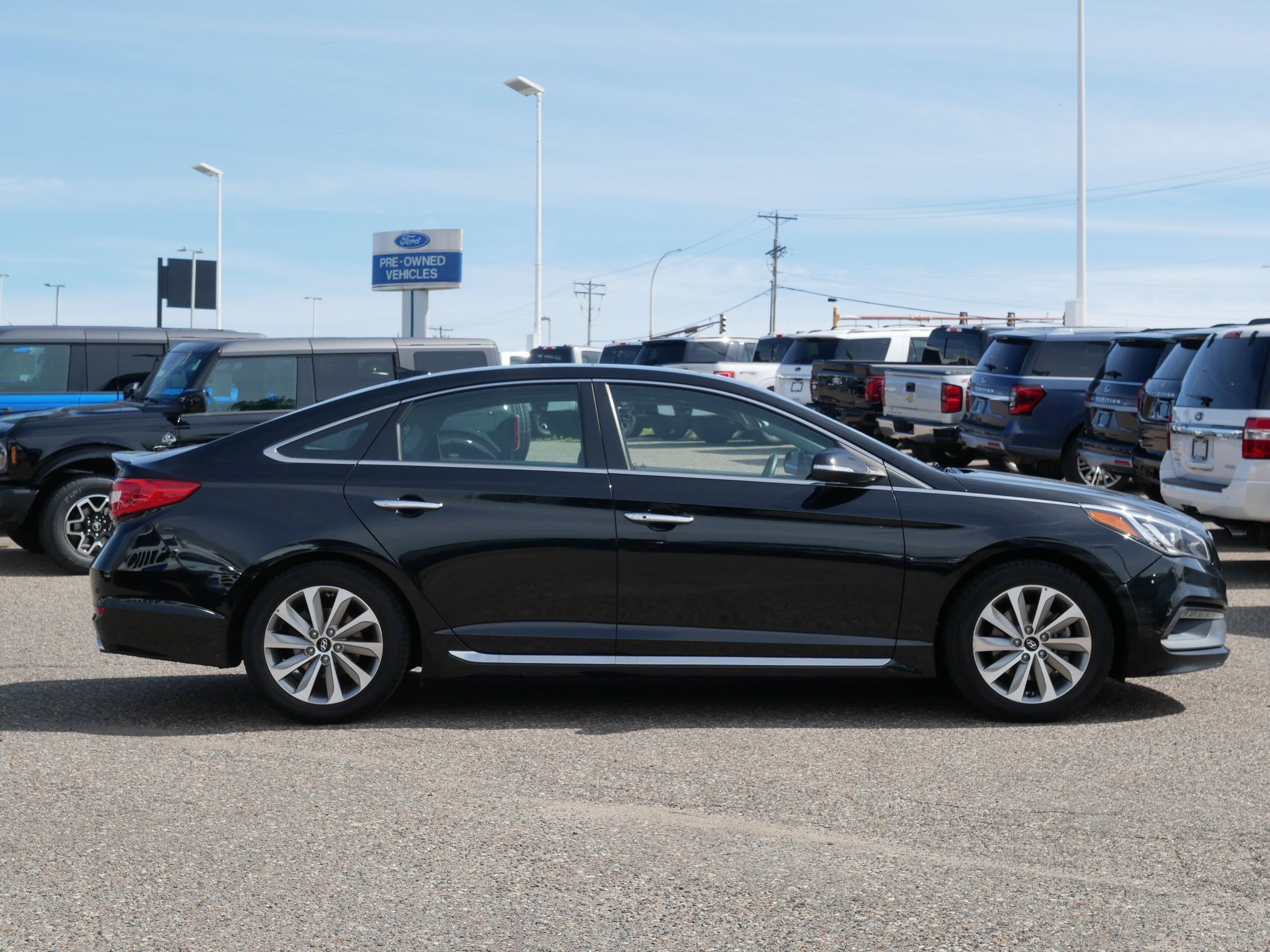 Used 2016 Hyundai Sonata Sport with VIN 5NPE34AF0GH421124 for sale in Inver Grove Heights, Minnesota