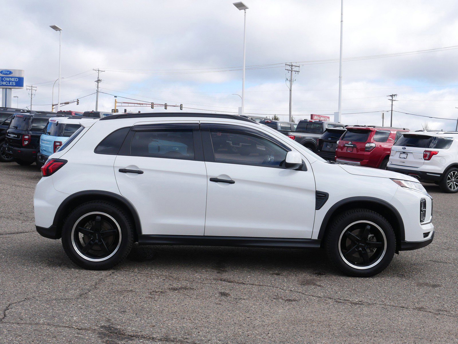 Used 2020 Mitsubishi Outlander Sport ES with VIN JA4AR3AU1LU031424 for sale in Inver Grove Heights, Minnesota