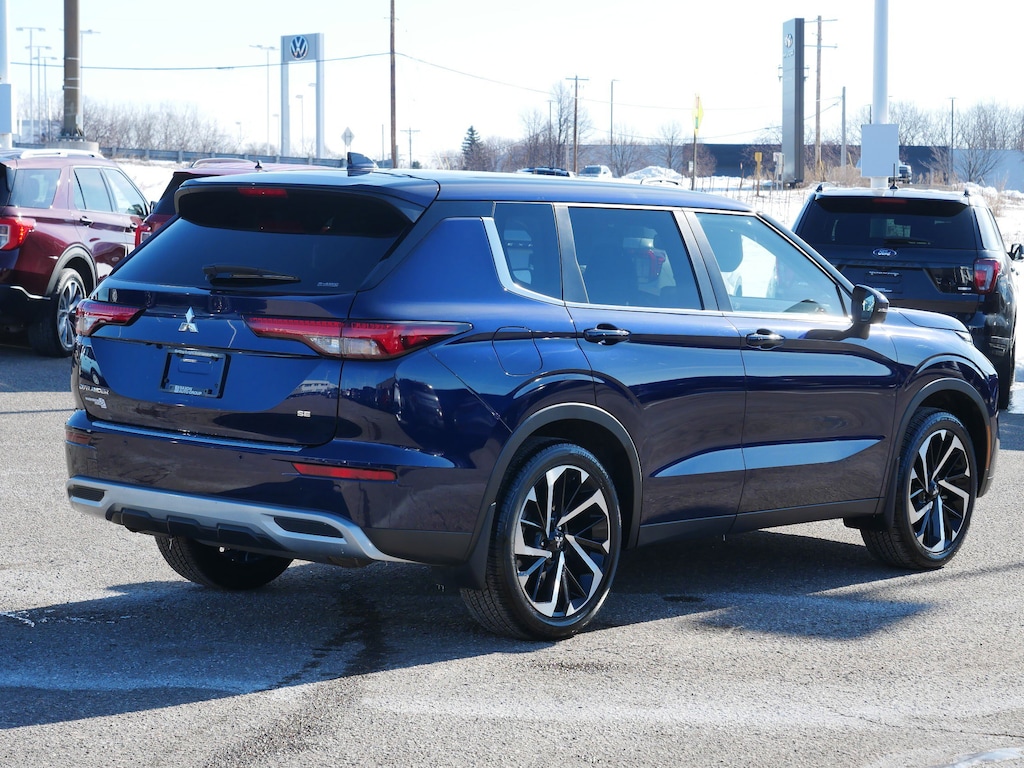 2024 Mitsubishi Outlander SE Ralliart photo 3