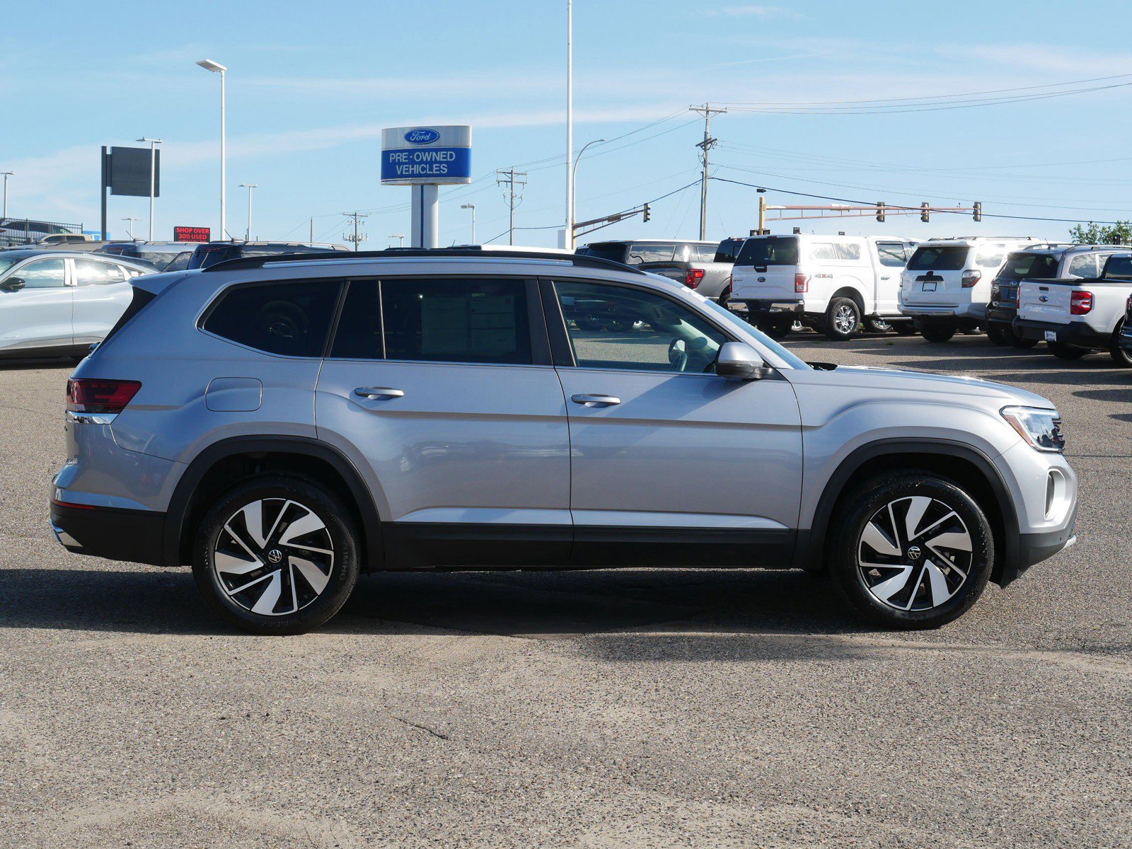Used 2026 Volkswagen Atlas SE w/Tech with VIN 1V2HN2CA8TC536376 for sale in Inver Grove Heights, Minnesota