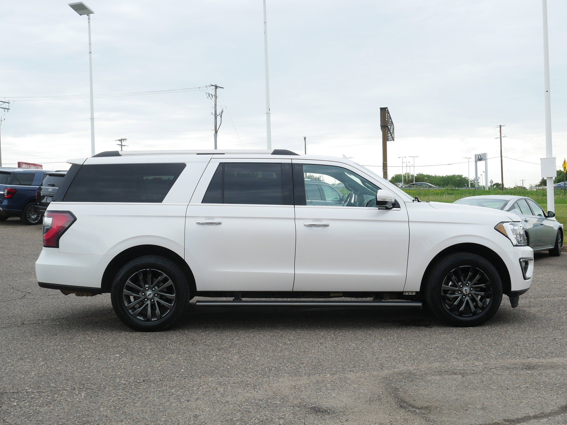 Used 2019 Ford Expedition Limited with VIN 1FMJK2AT3KEA09182 for sale in Inver Grove Heights, Minnesota