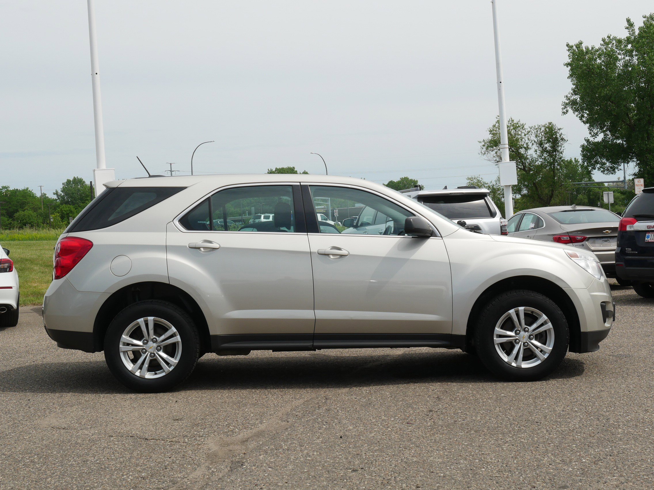 Used 2015 Chevrolet Equinox LS with VIN 2GNFLEEKXF6223596 for sale in Inver Grove Heights, Minnesota