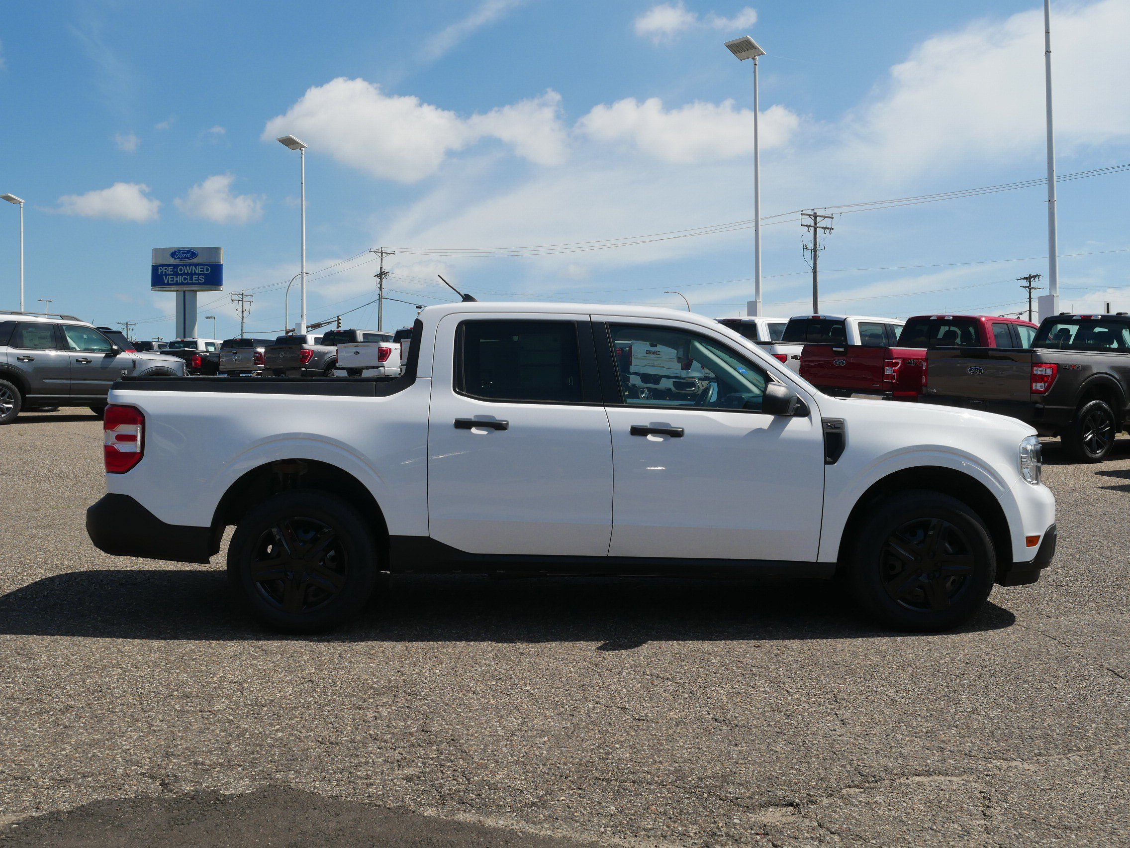 Used 2022 Ford Maverick XL with VIN 3FTTW8F97NRA95521 for sale in Inver Grove Heights, Minnesota