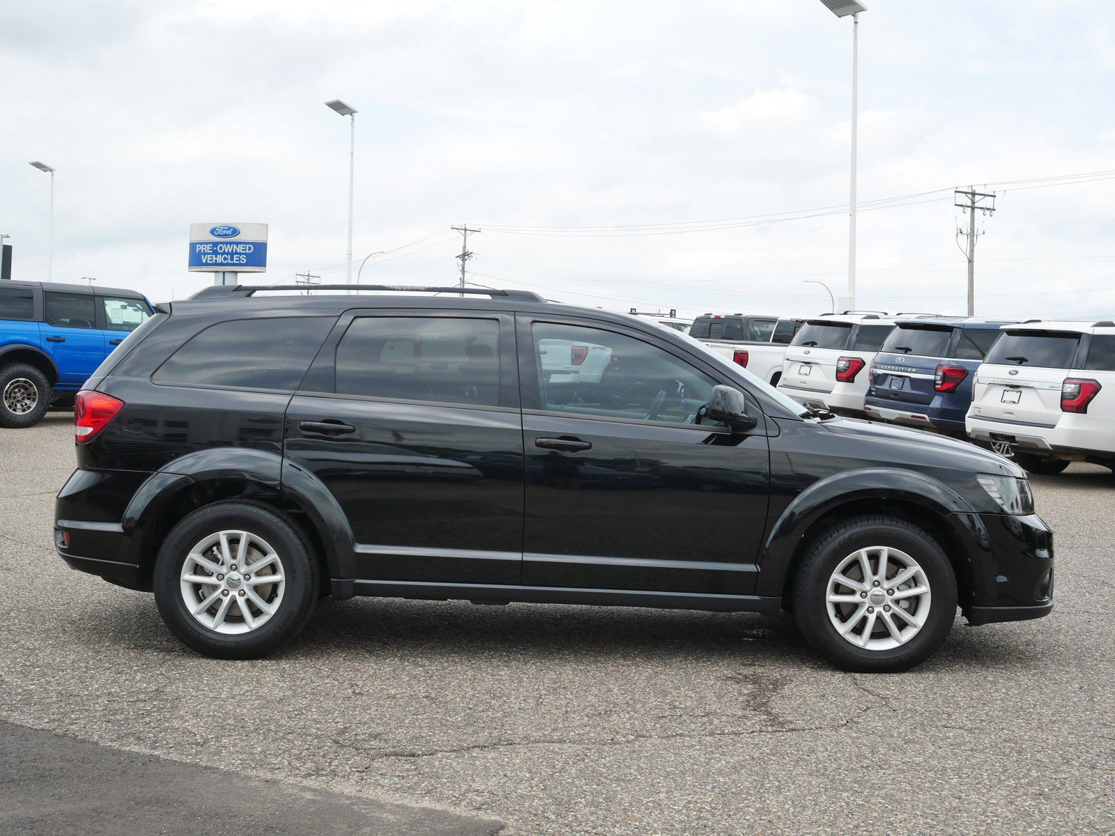 Used 2017 Dodge Journey SXT with VIN 3C4PDCBG5HT534169 for sale in Inver Grove Heights, Minnesota