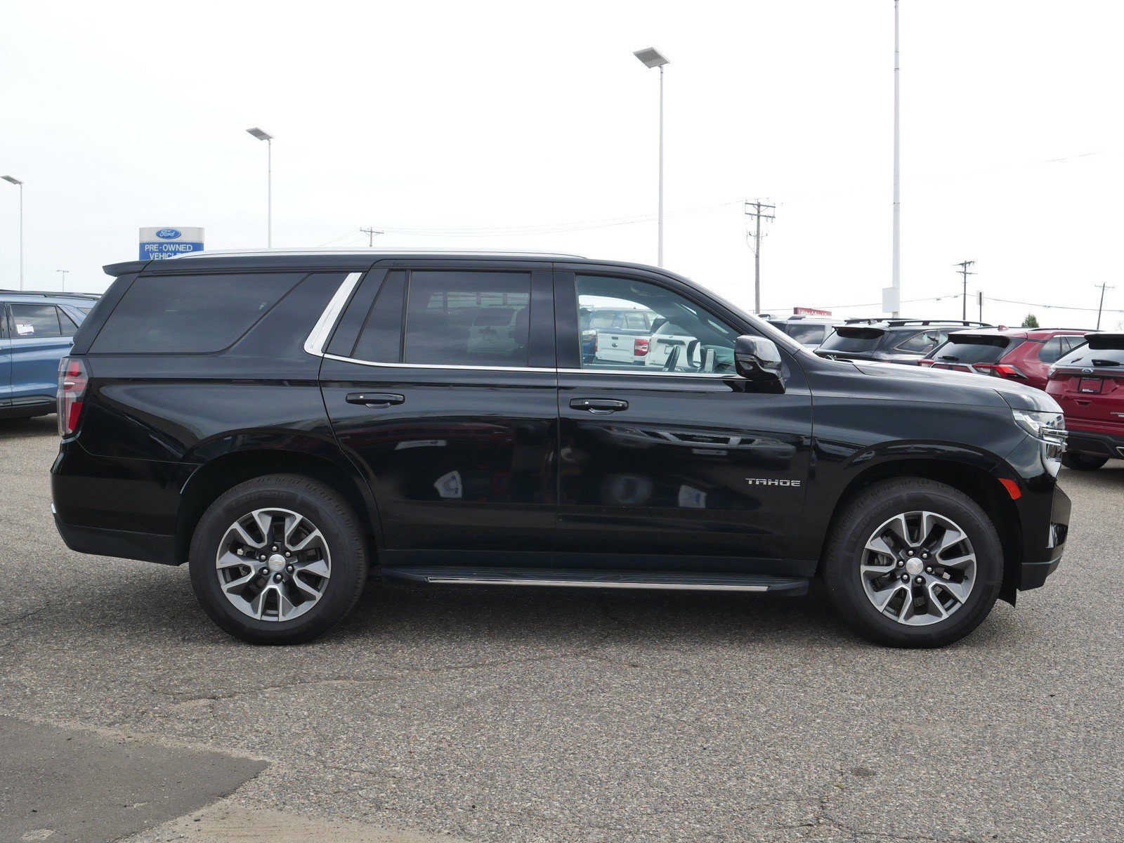 Used 2022 Chevrolet Tahoe LT with VIN 1GNSKNKD2NR118254 for sale in Inver Grove Heights, Minnesota